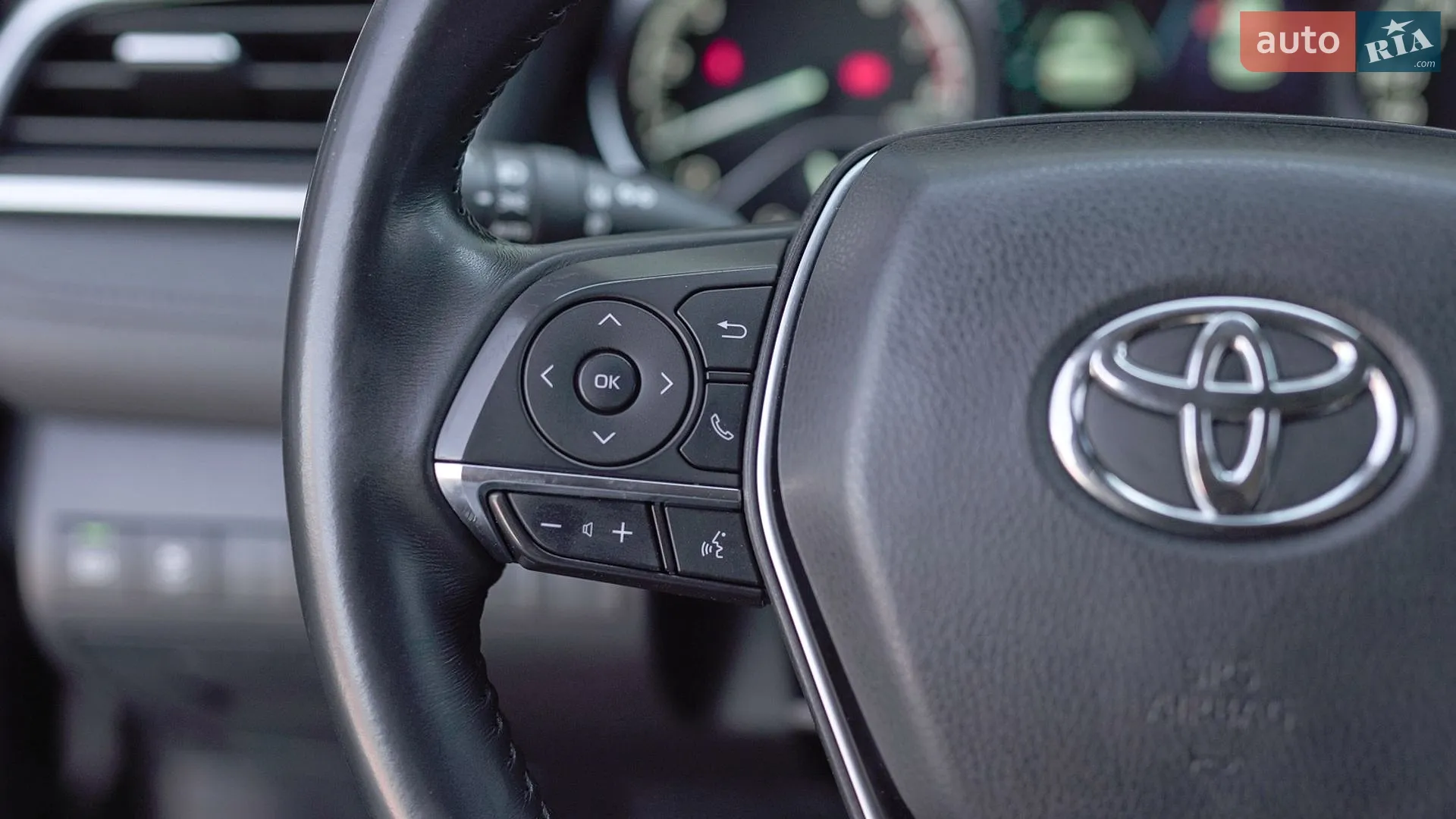 2018 Toyota Camry - мініатюра 18