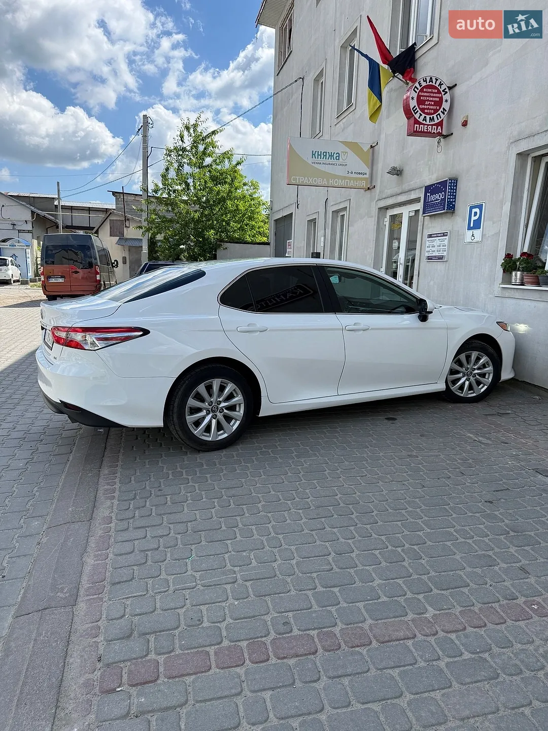 2017 Toyota Camry - мініатюра 16