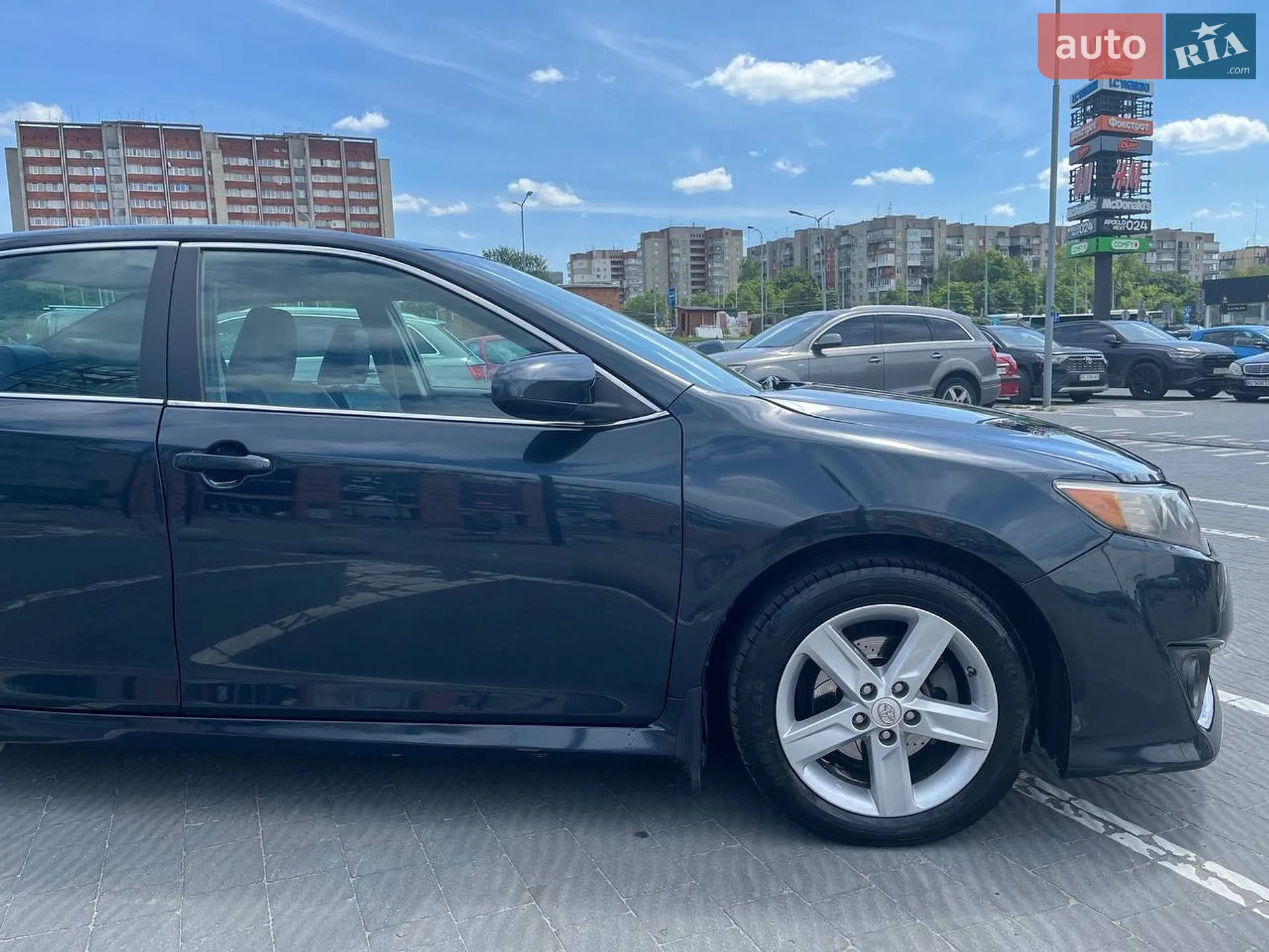 2014 Toyota Camry - мініатюра 19