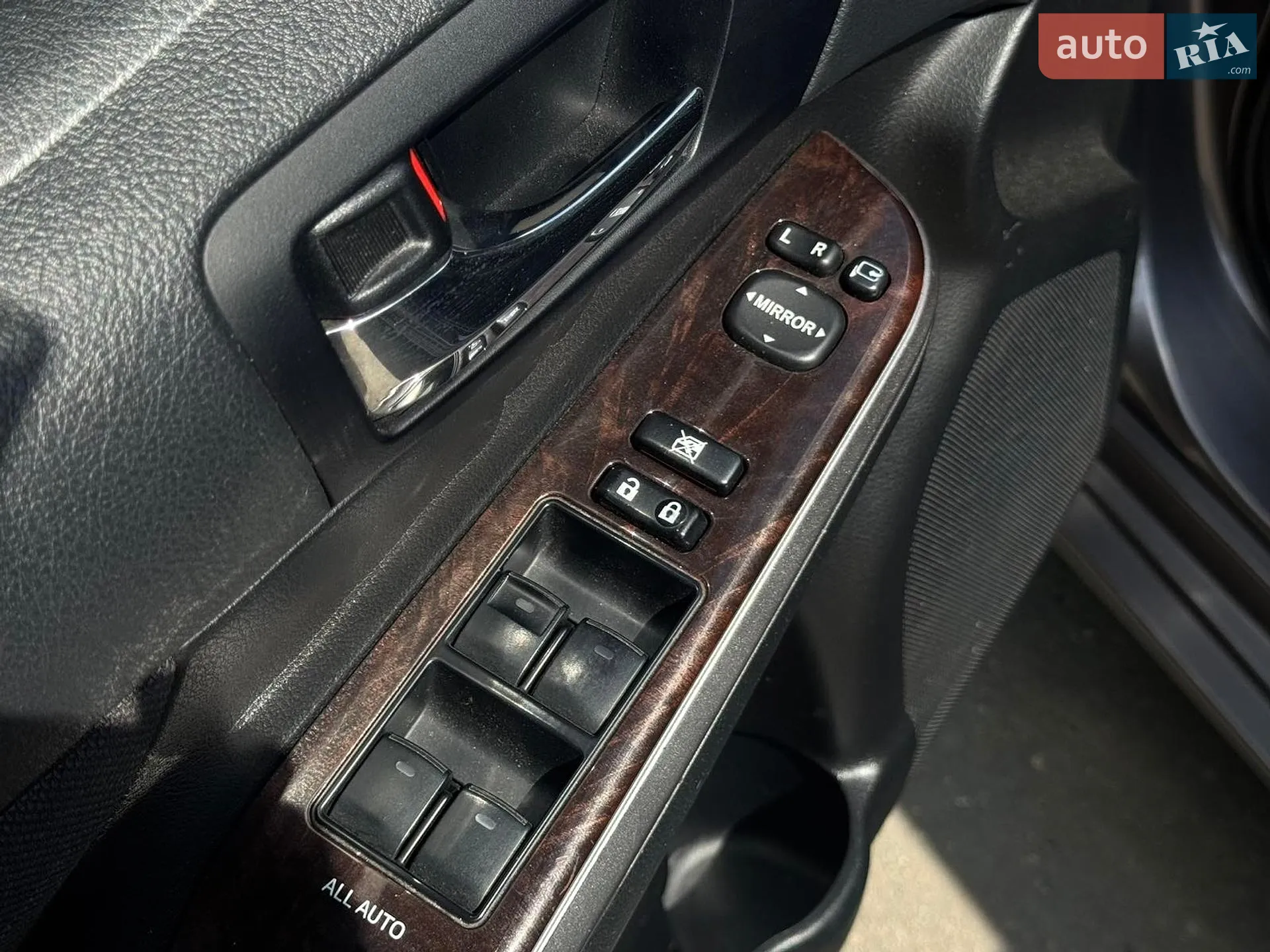 2016 Toyota Camry - мініатюра 12