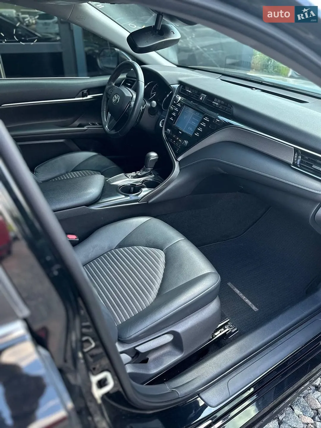 2019 Toyota Camry - мініатюра 18
