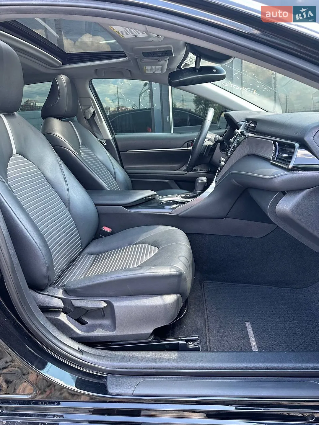 2019 Toyota Camry - мініатюра 20