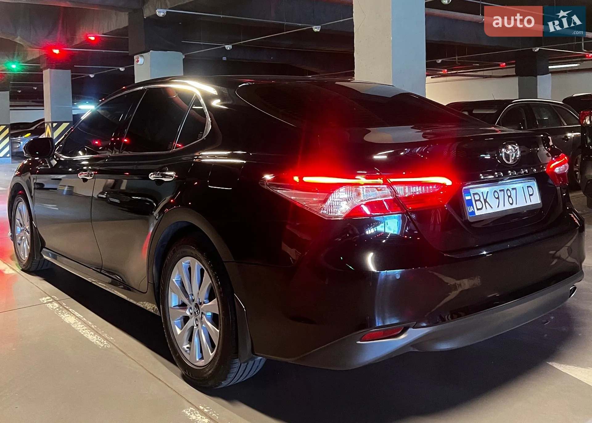 2019 Toyota Camry - мініатюра 19