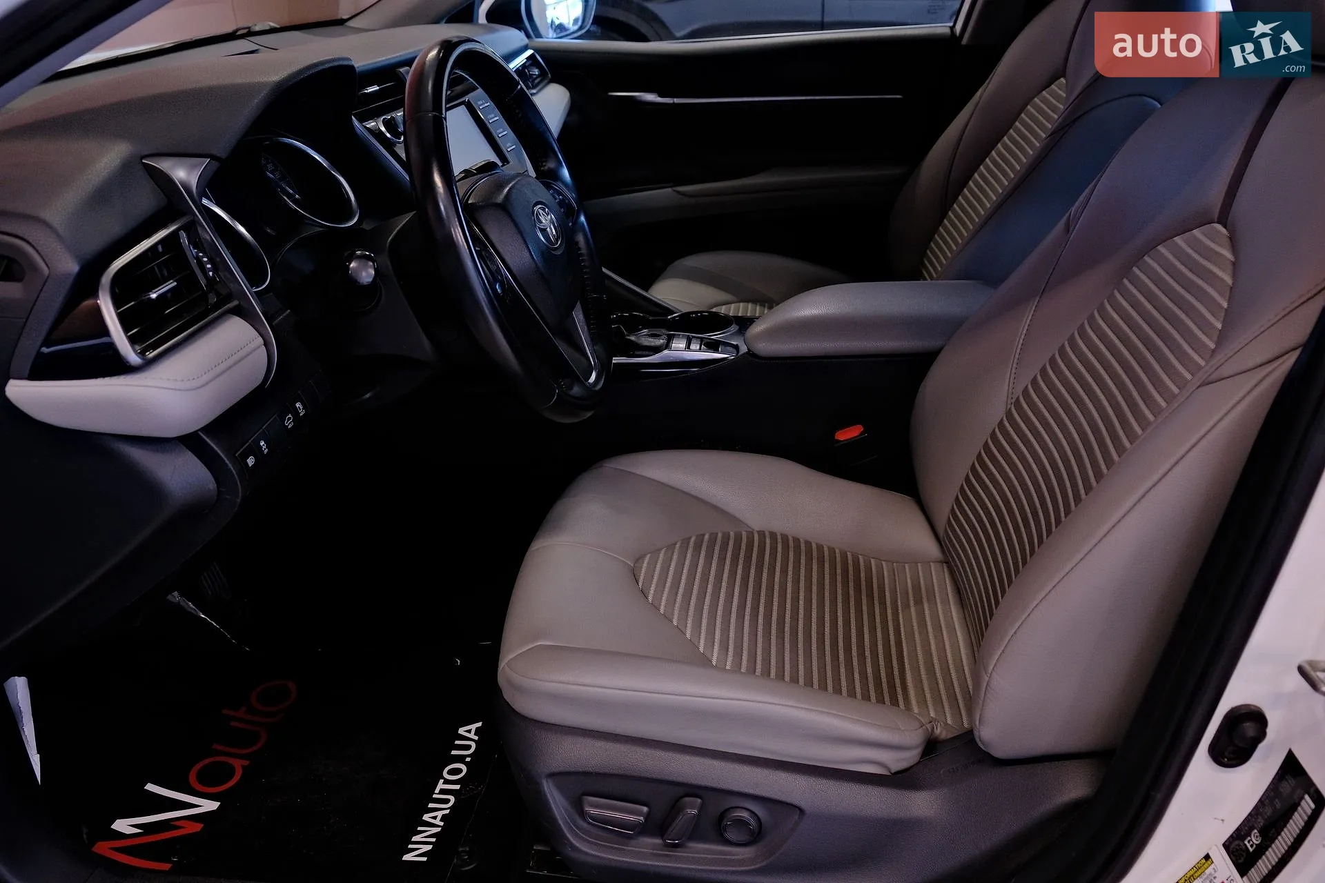 2019 Toyota Camry - мініатюра 22
