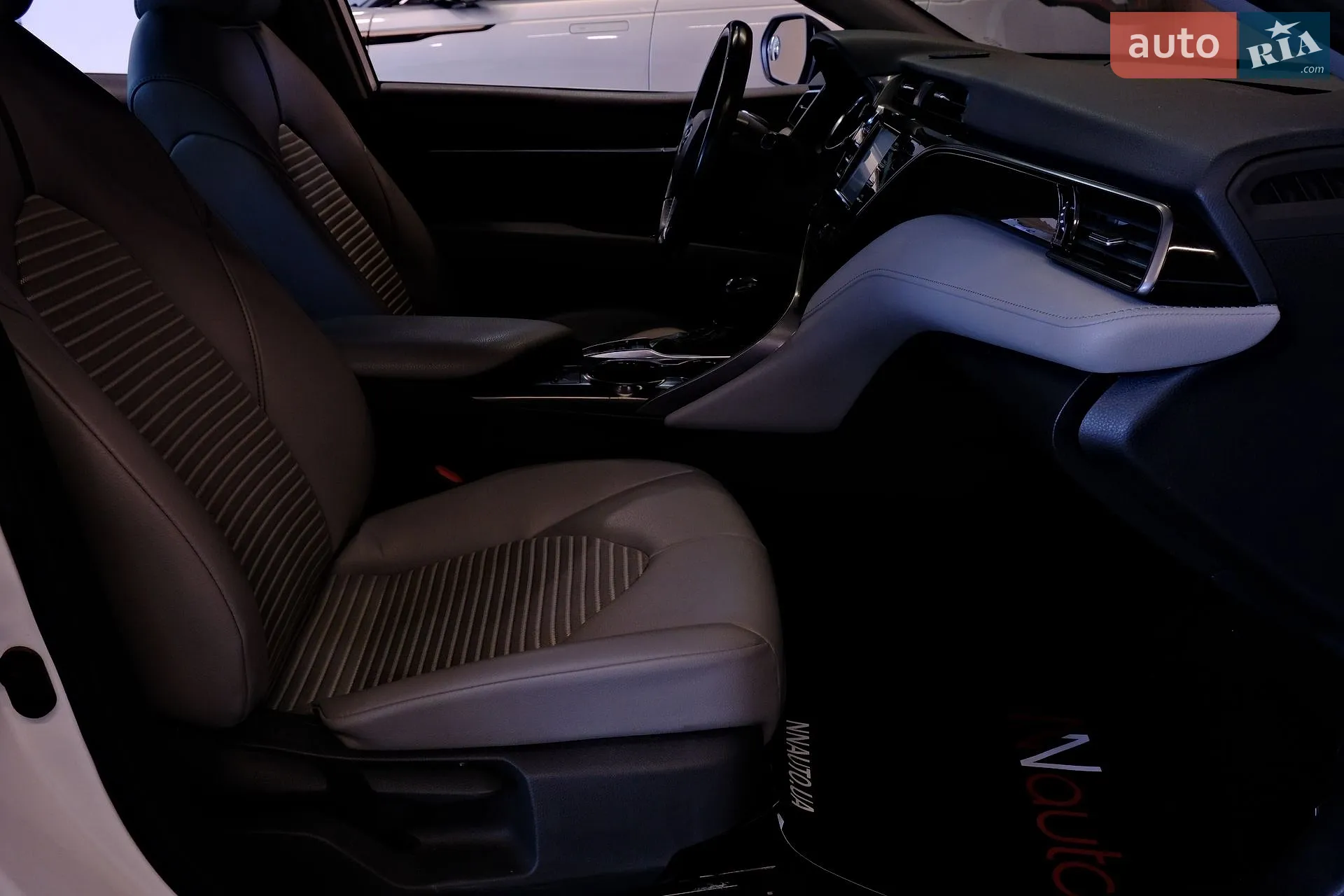 2019 Toyota Camry - мініатюра 34