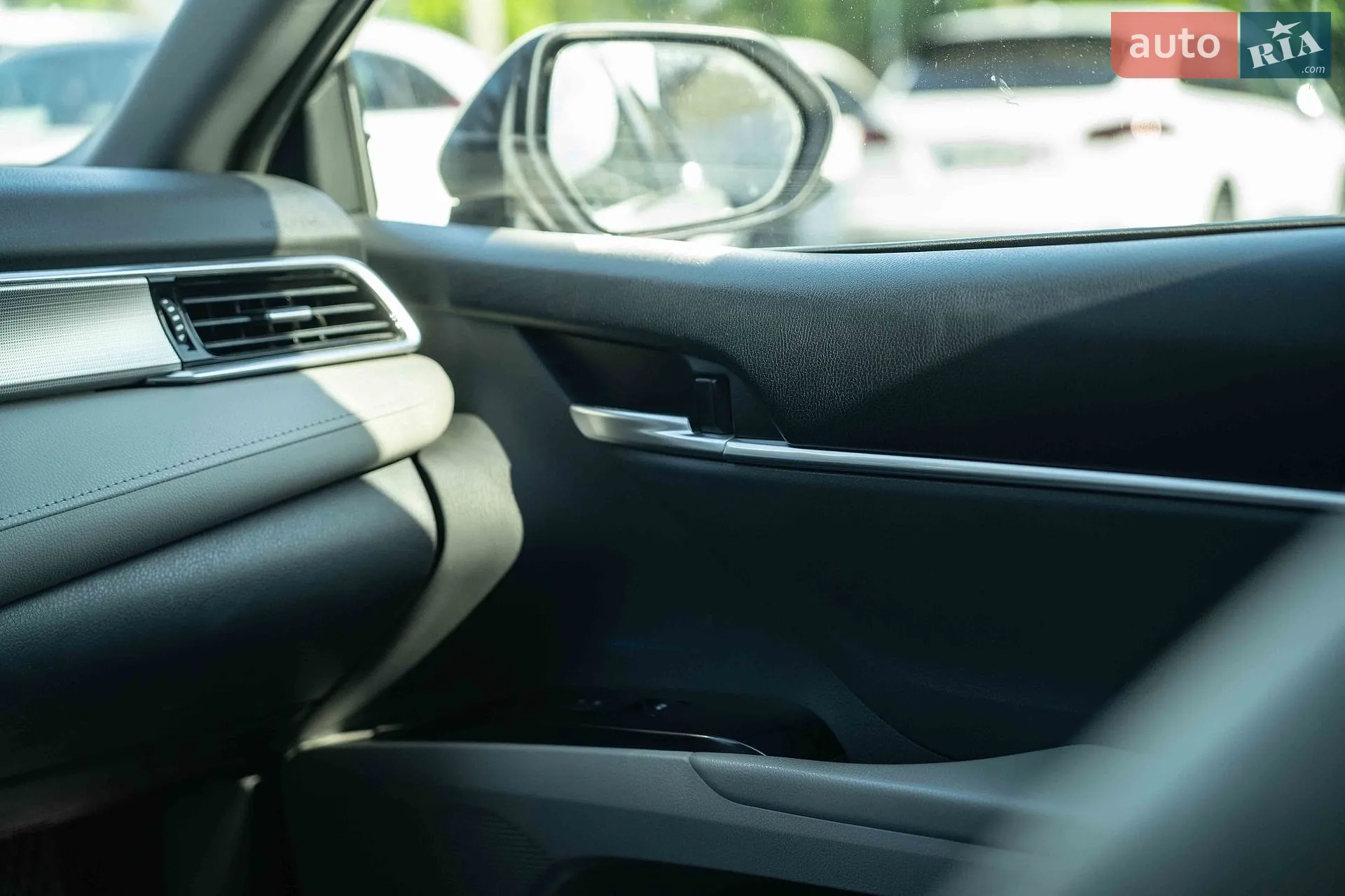 2018 Toyota Camry - мініатюра 29