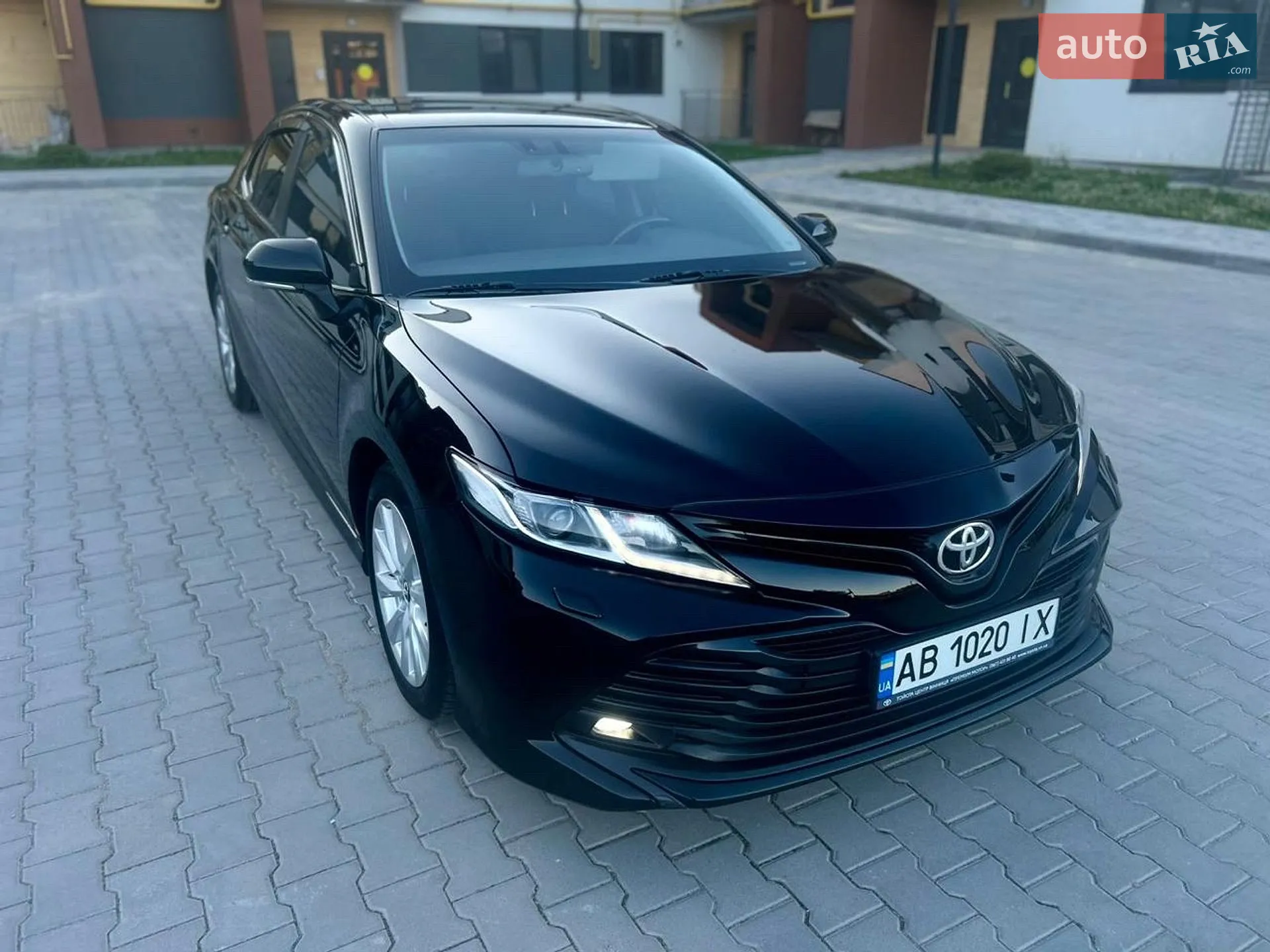 2019 Toyota Camry - фото 1