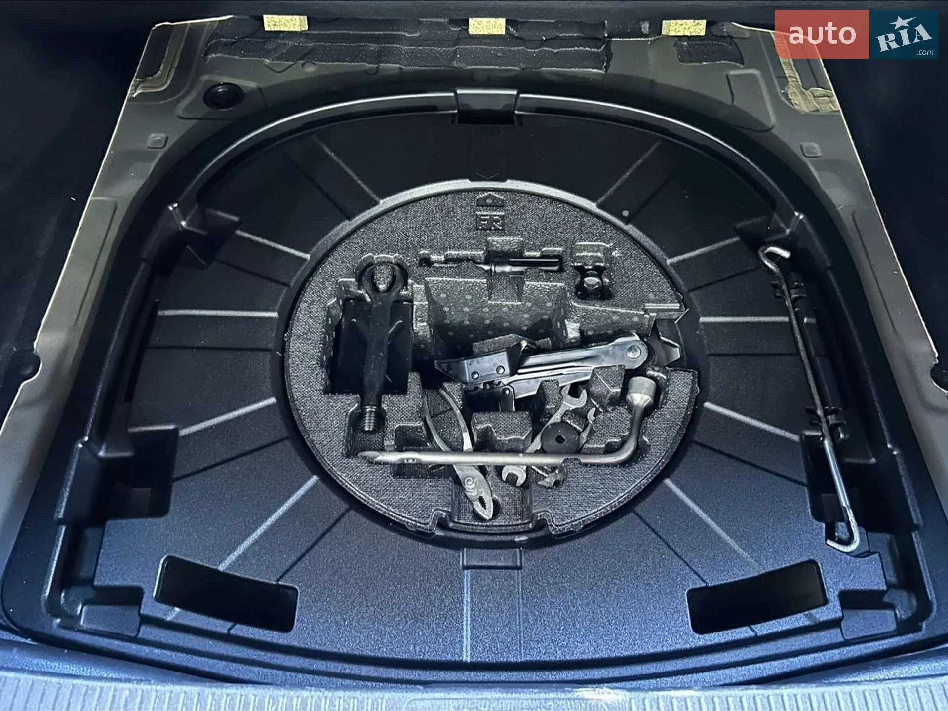 2019 Toyota Camry - мініатюра 14