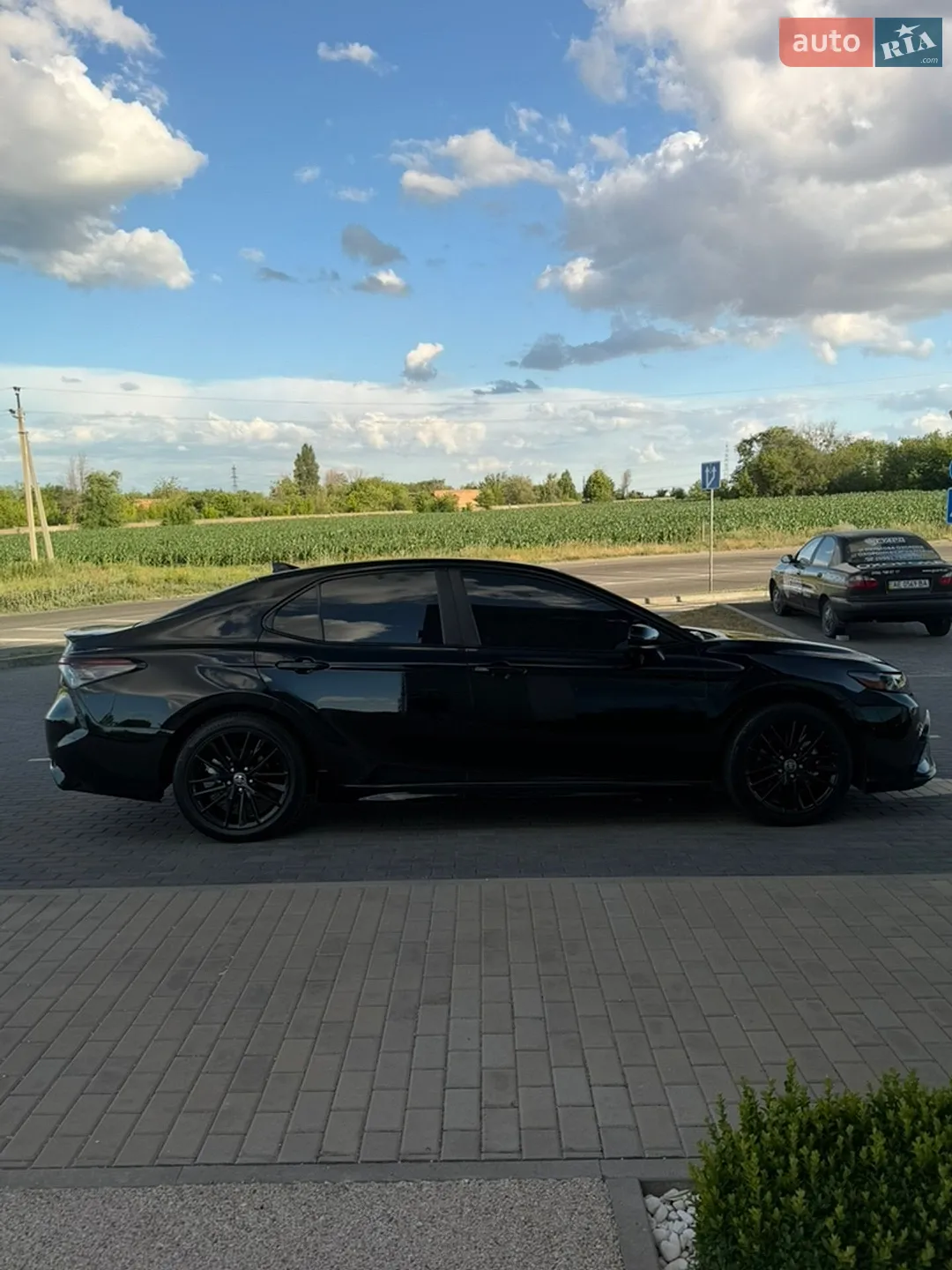 2020 Toyota Camry - мініатюра 3