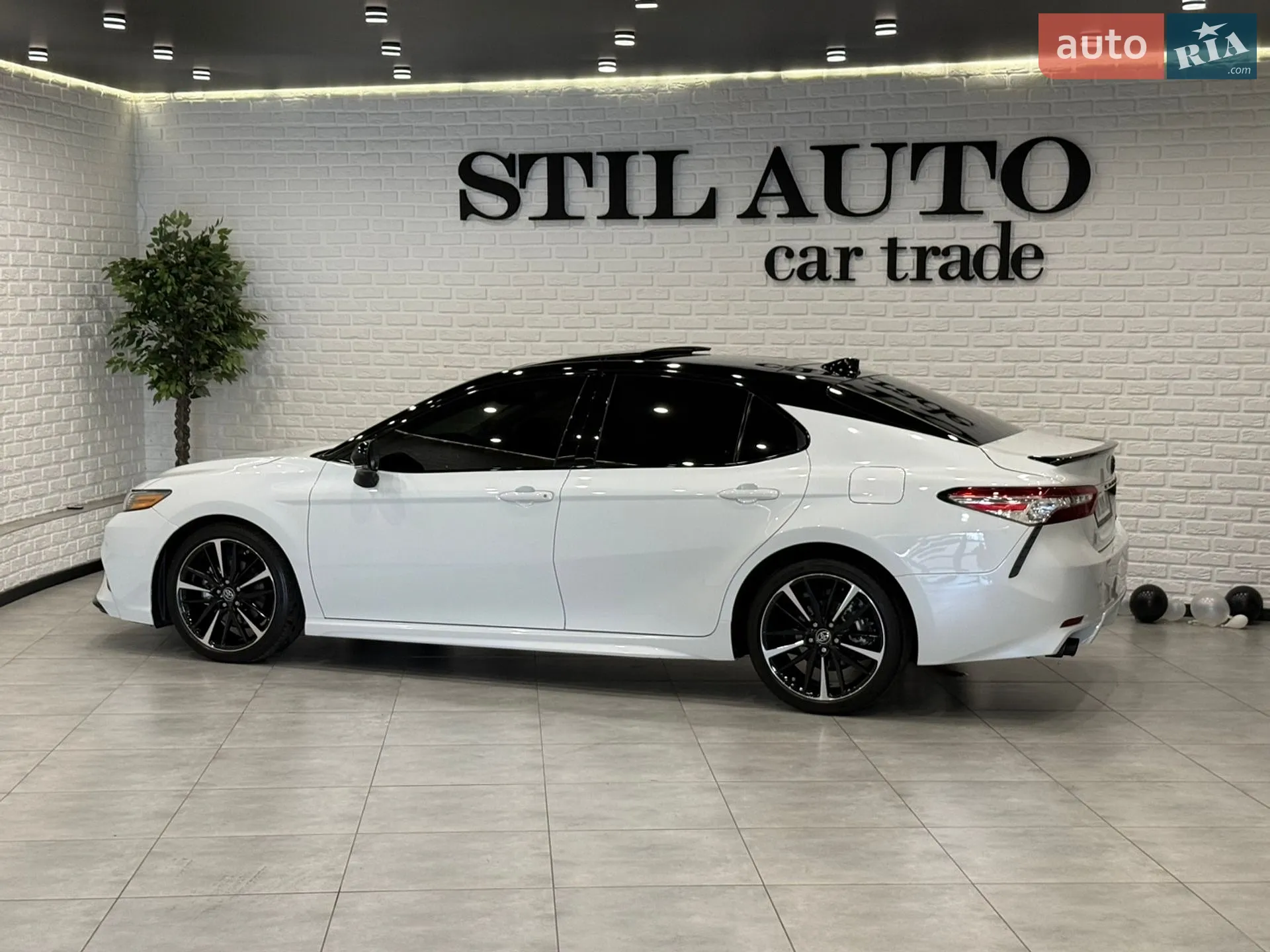 2019 Toyota Camry - мініатюра 9