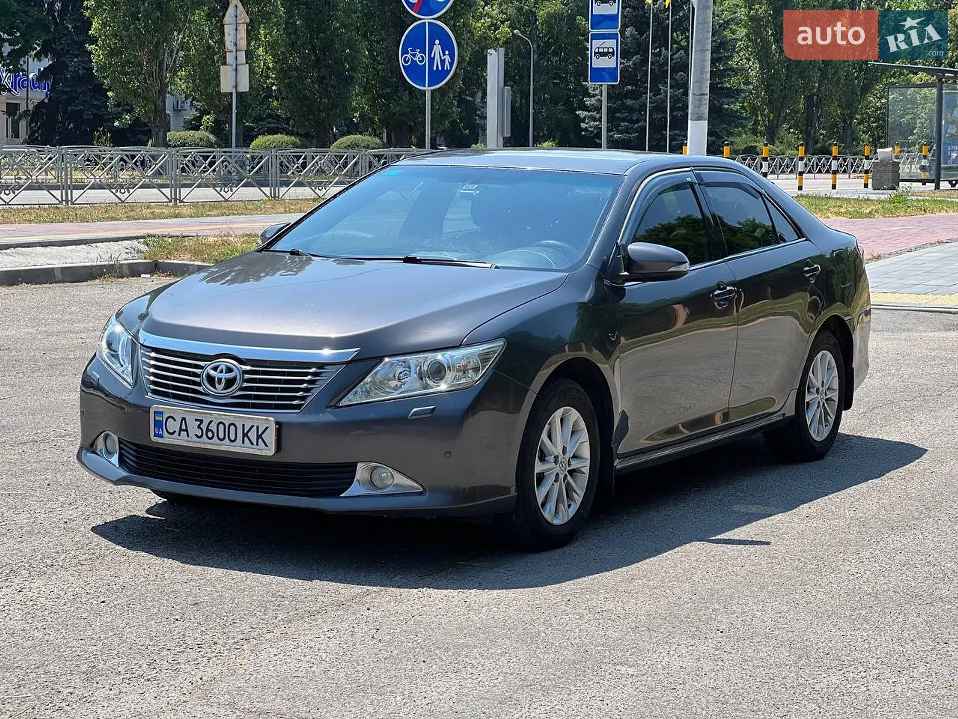 2013 Toyota Camry - мініатюра 2