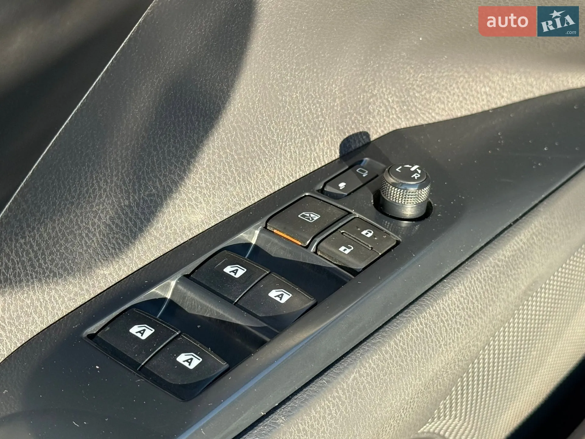 2018 Toyota Camry - мініатюра 12