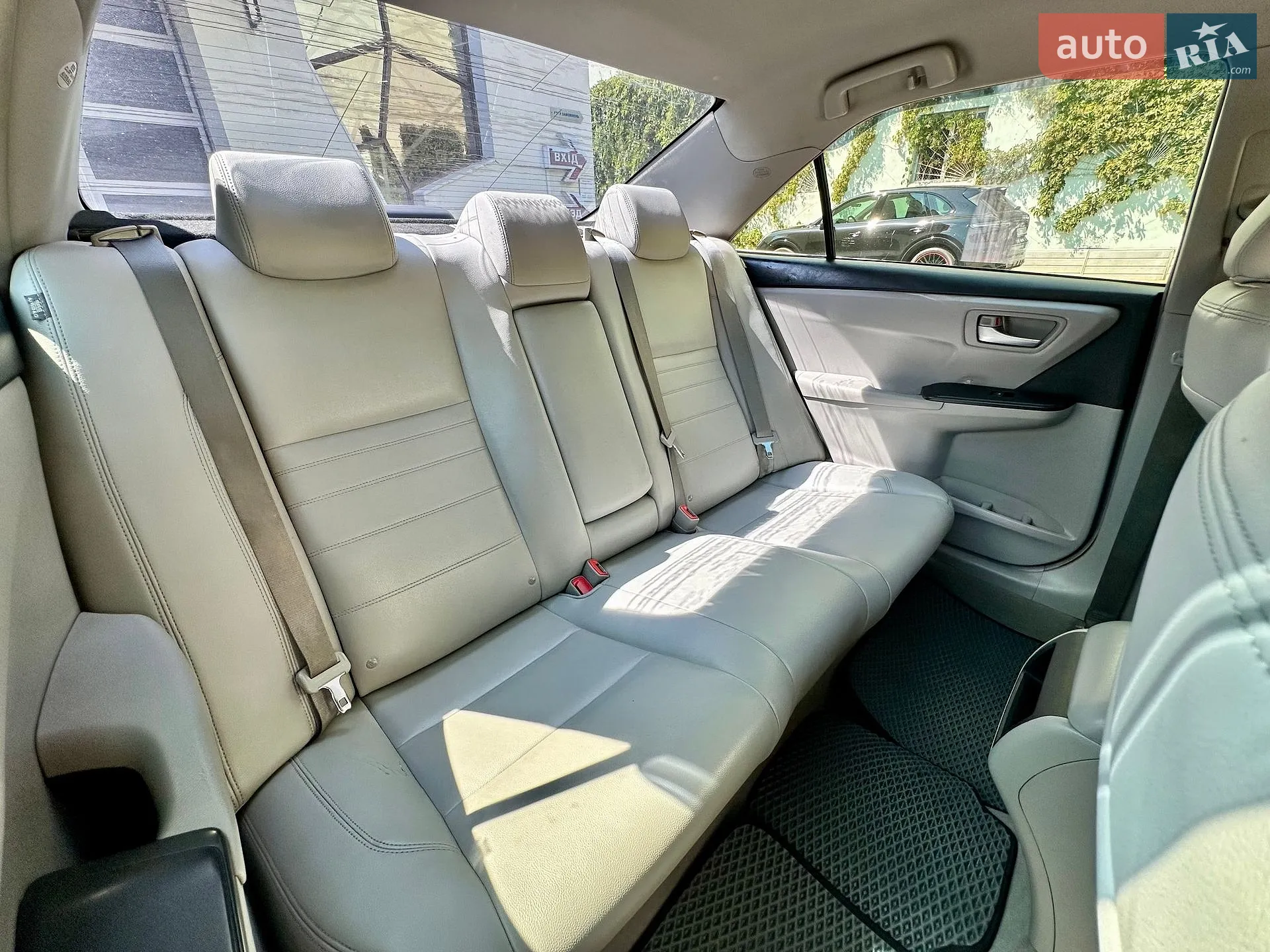 2016 Toyota Camry - мініатюра 20