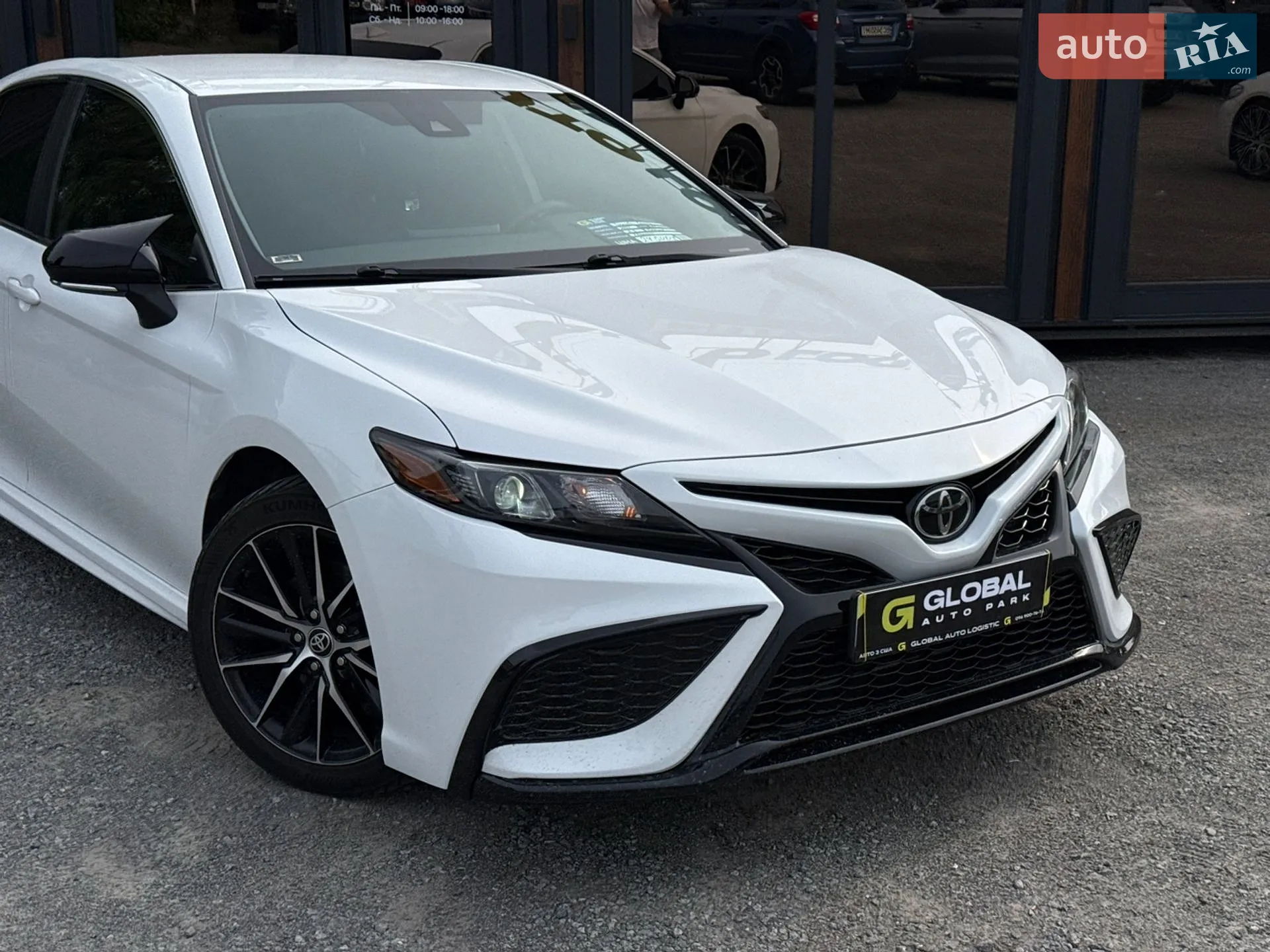 2022 Toyota Camry - мініатюра 3