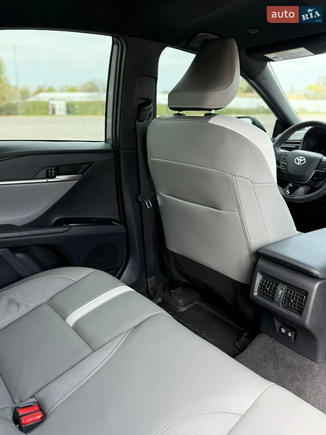 2025 Toyota Camry - мініатюра 18