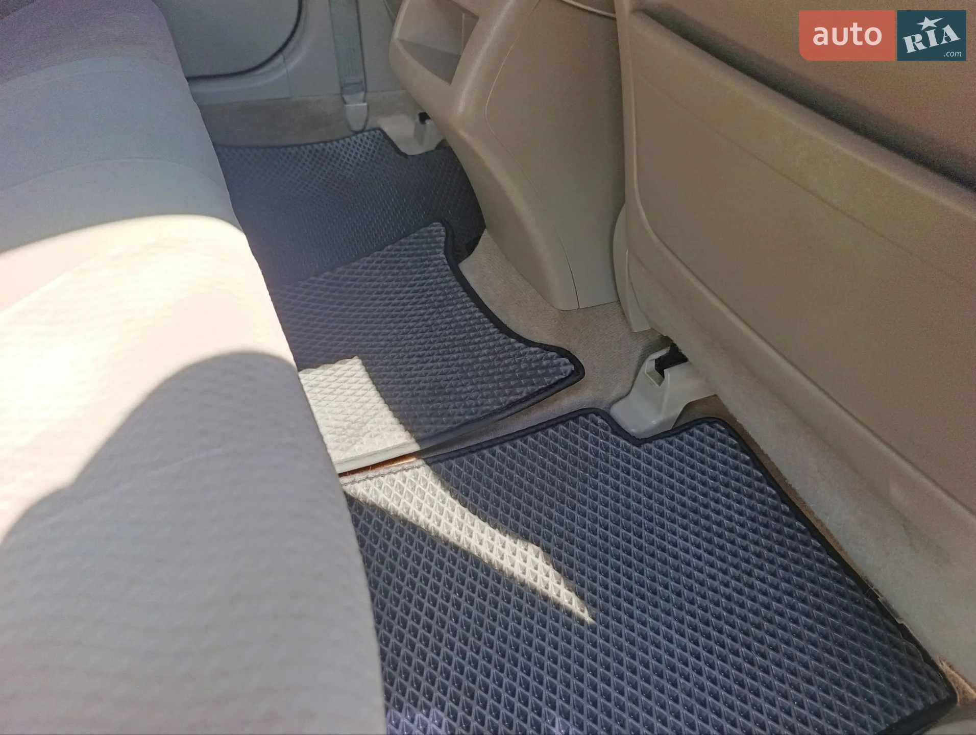 2010 Toyota Camry - мініатюра 19