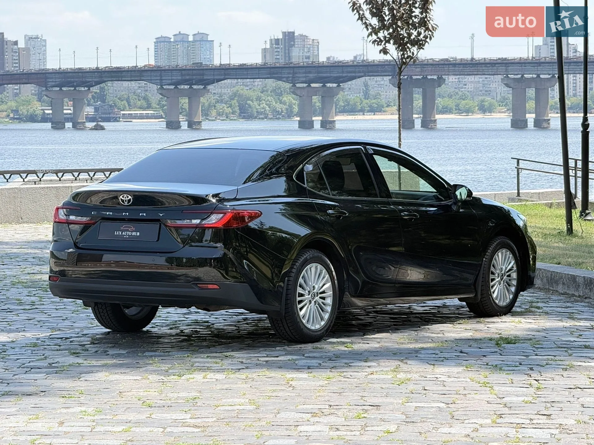 2025 Toyota Camry - мініатюра 17