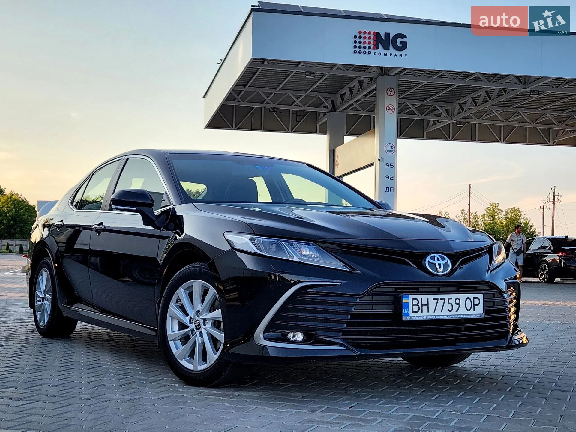 2021 Toyota Camry - мініатюра 3