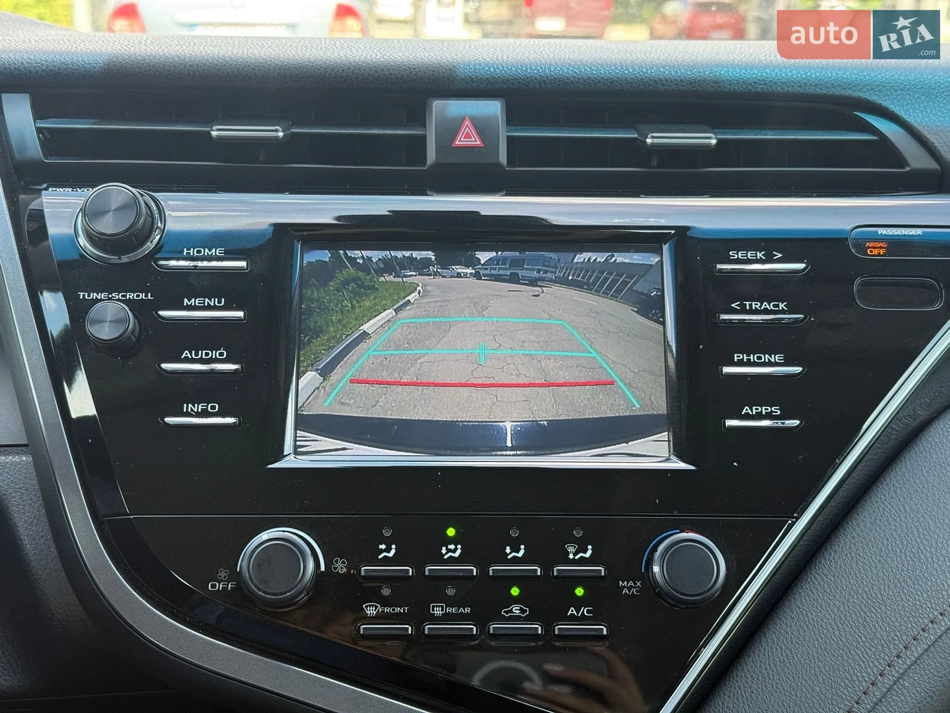 2018 Toyota Camry - мініатюра 22