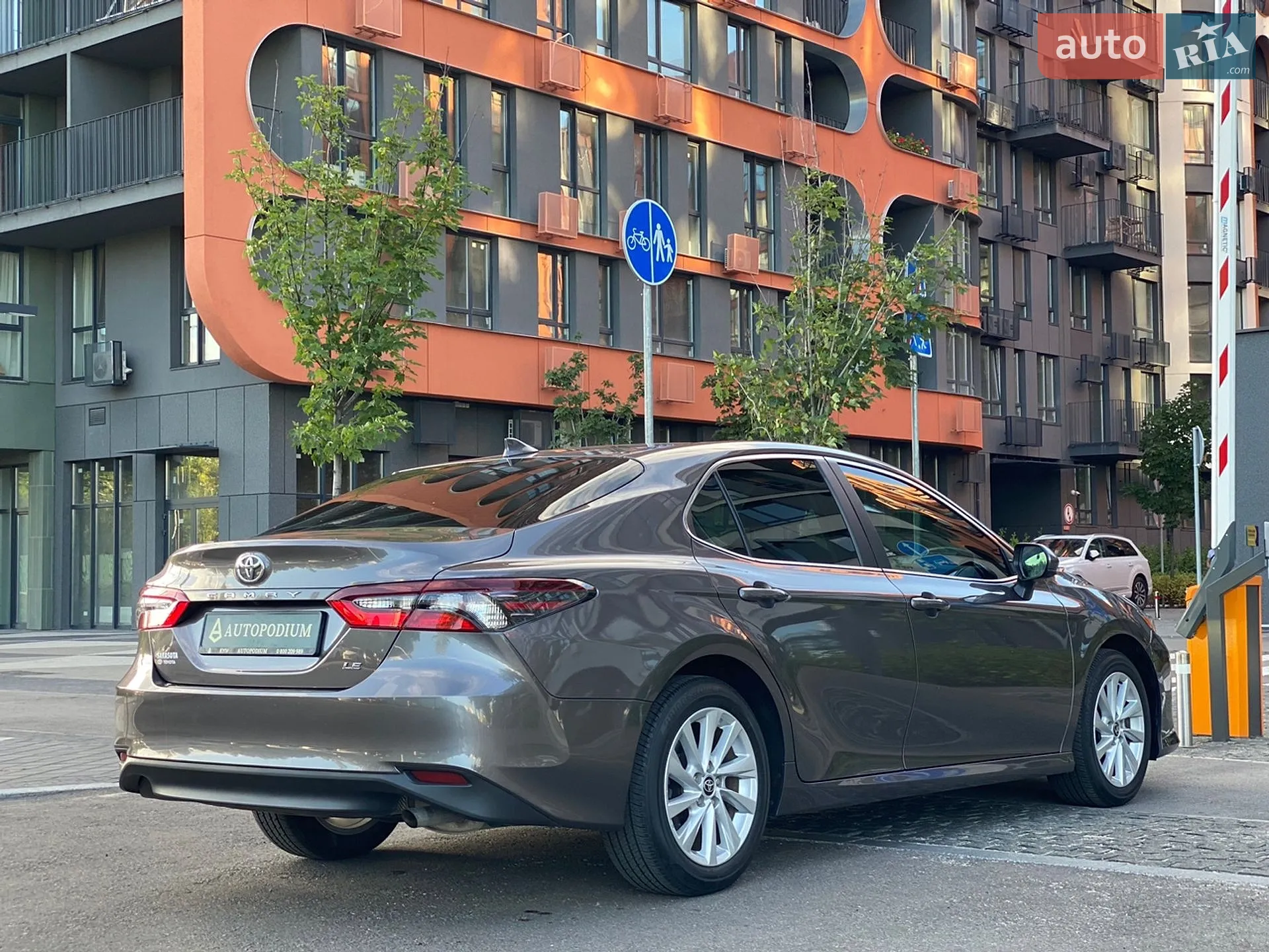 2021 Toyota Camry - мініатюра 7