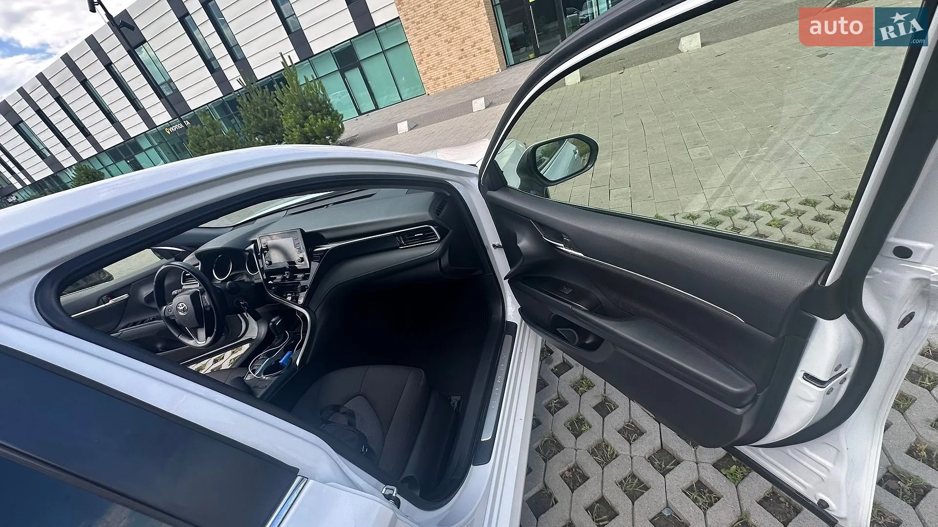 2021 Toyota Camry - мініатюра 18