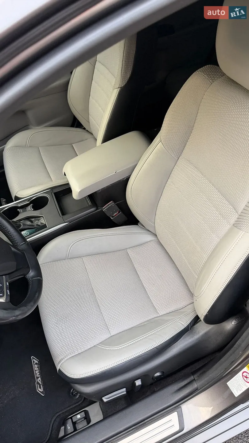 2017 Toyota Camry - мініатюра 13