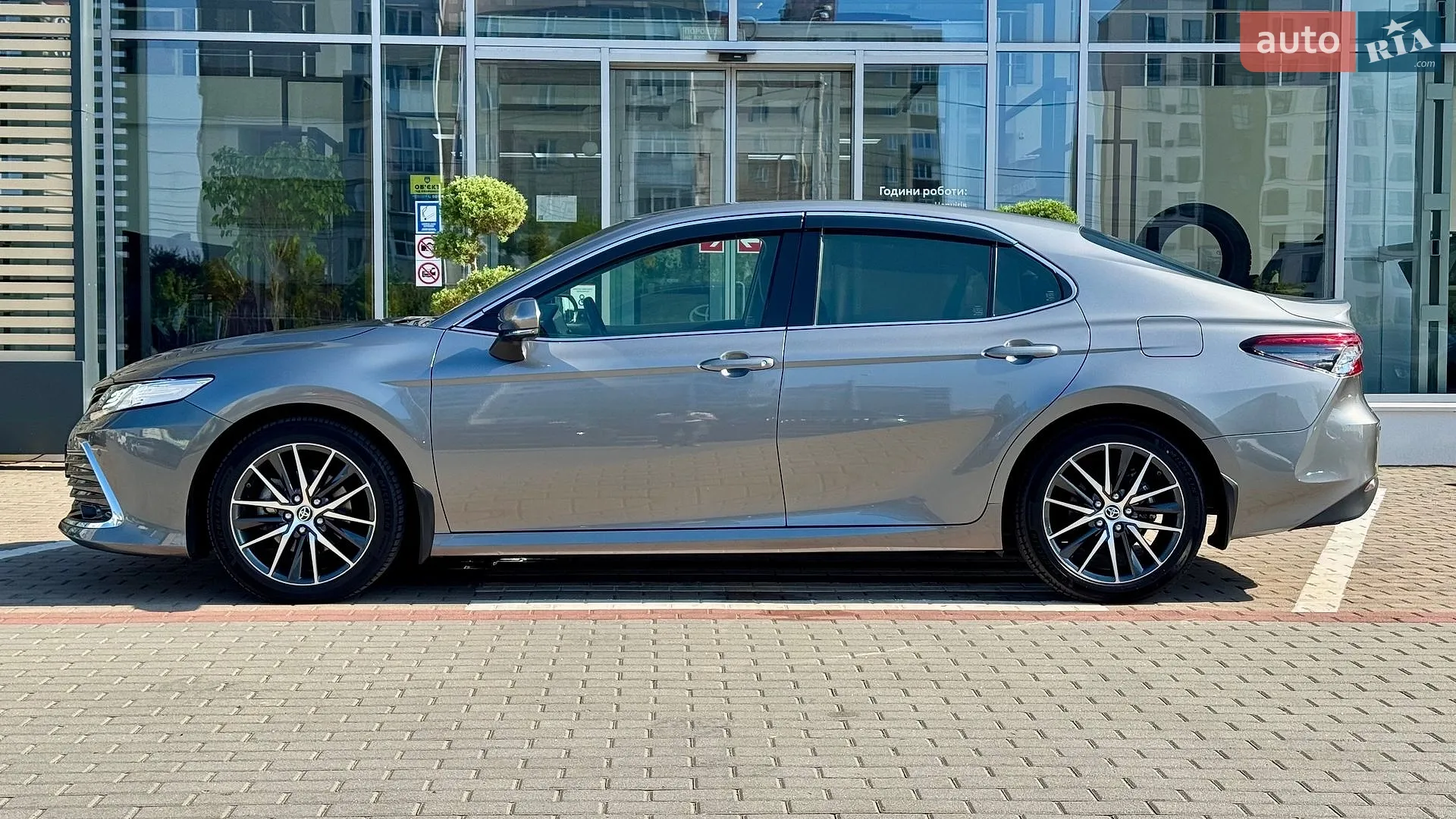 2021 Toyota Camry - мініатюра 3