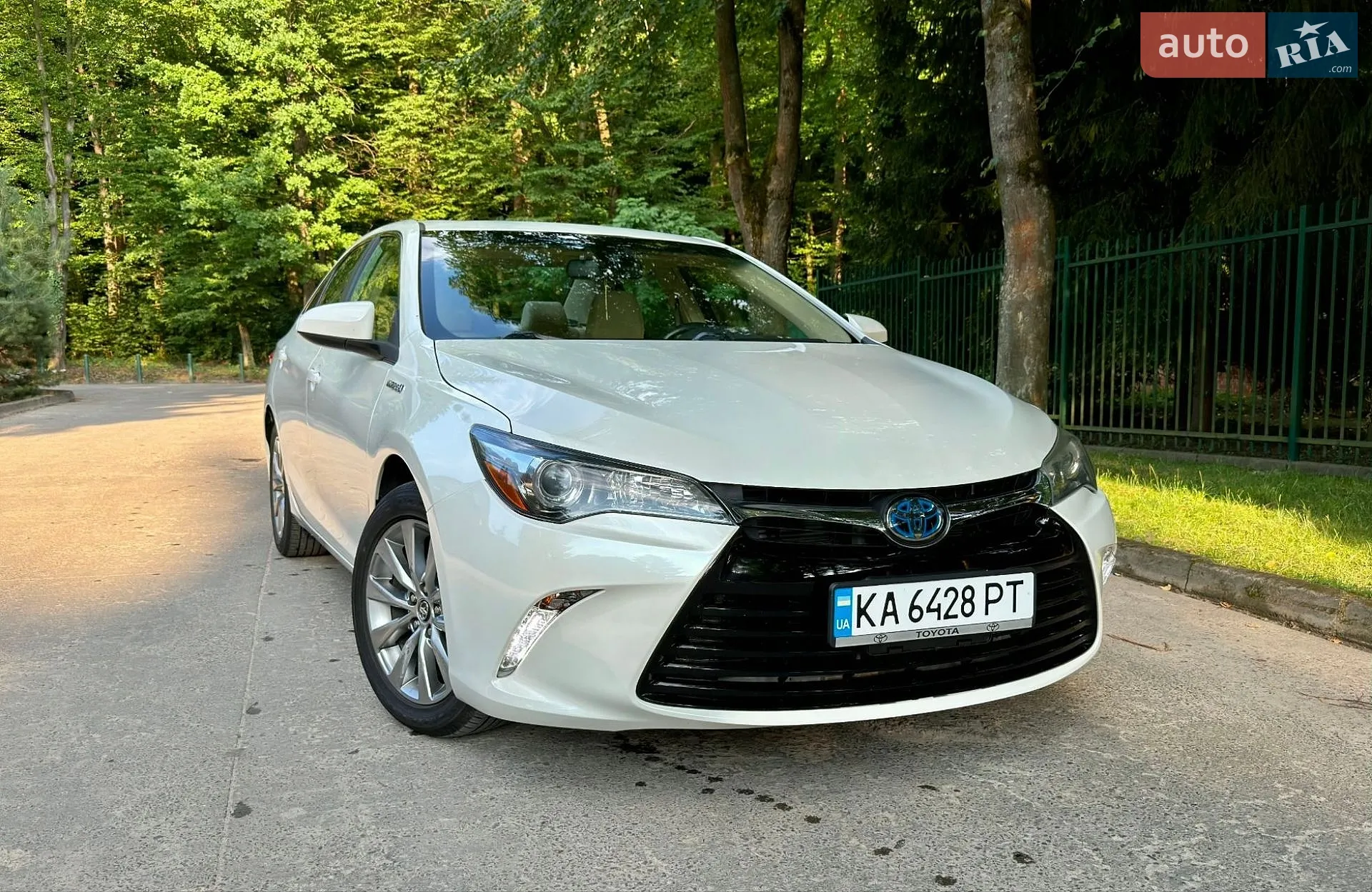2016 Toyota Camry - фото 1