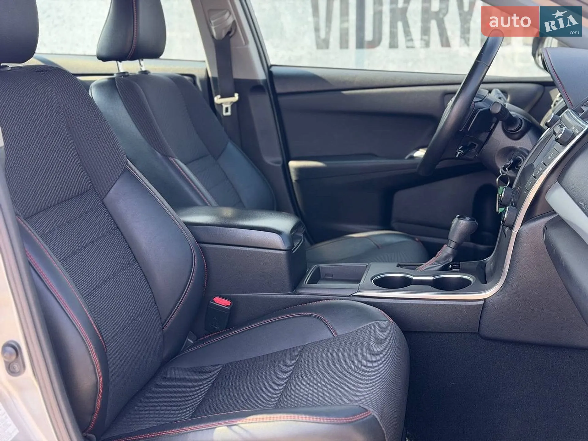 2015 Toyota Camry - мініатюра 28