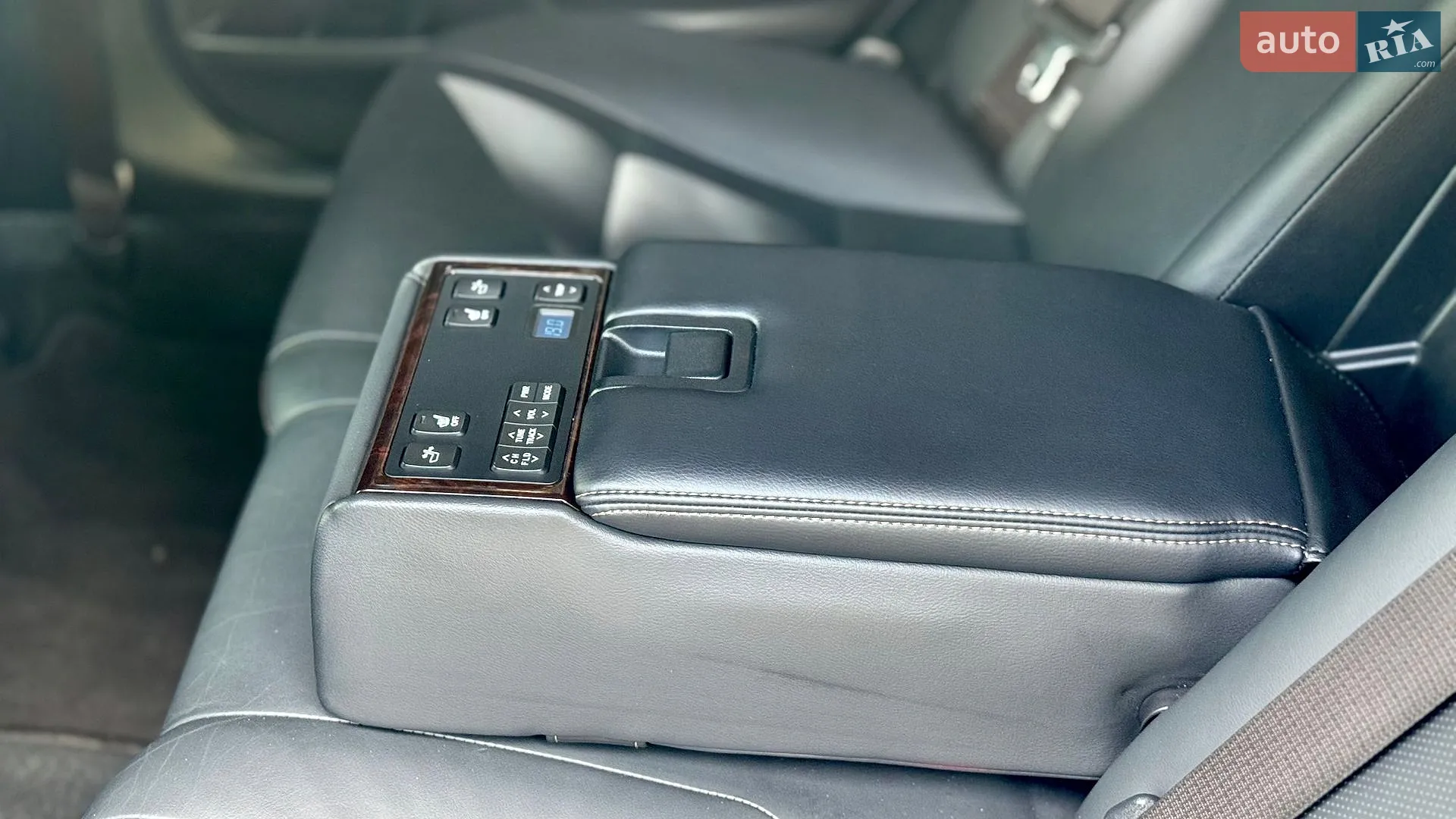 2014 Toyota Camry - мініатюра 29