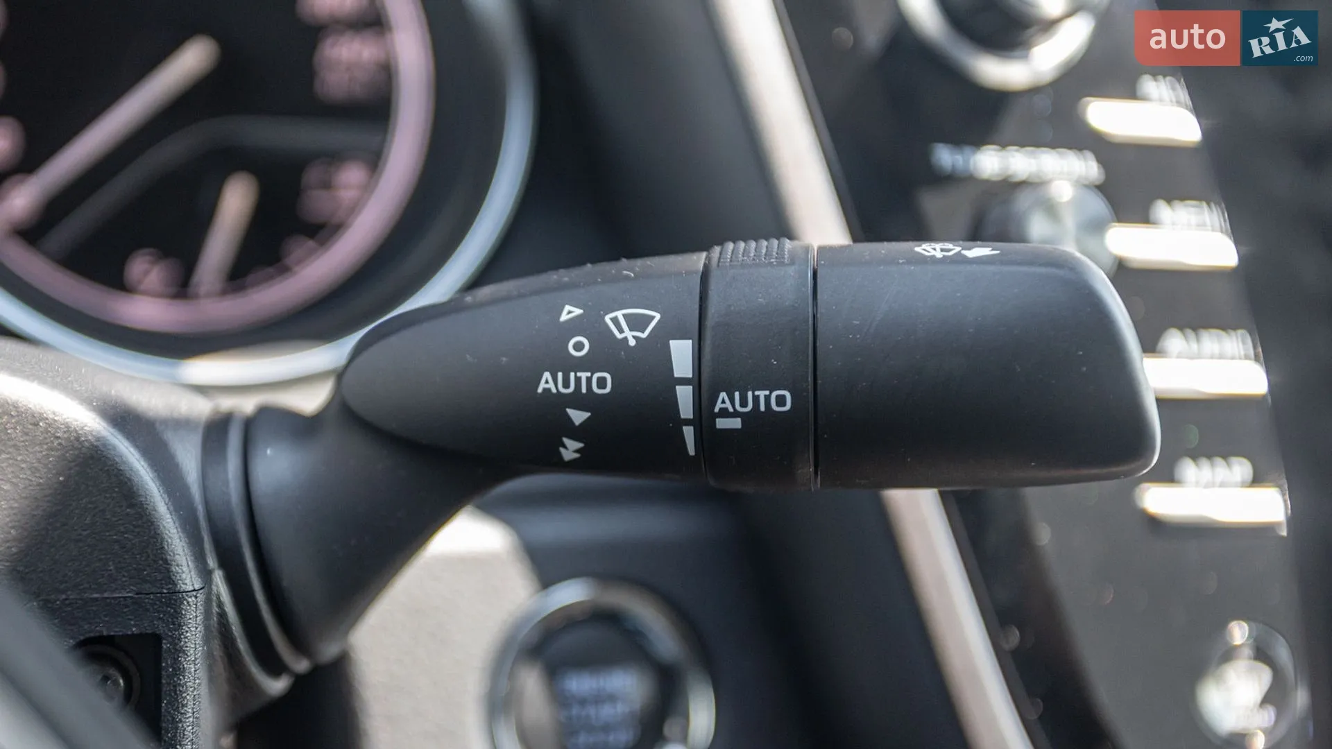 2019 Toyota Camry - мініатюра 25