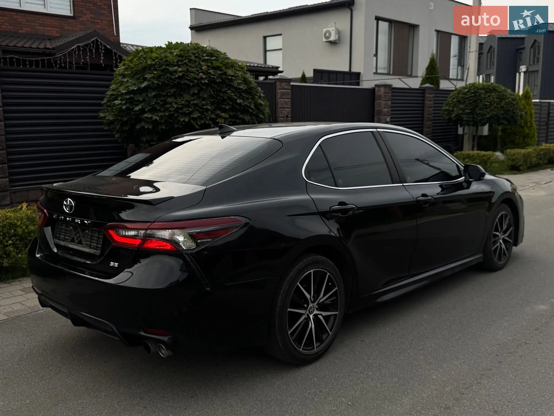 2021 Toyota Camry - мініатюра 3