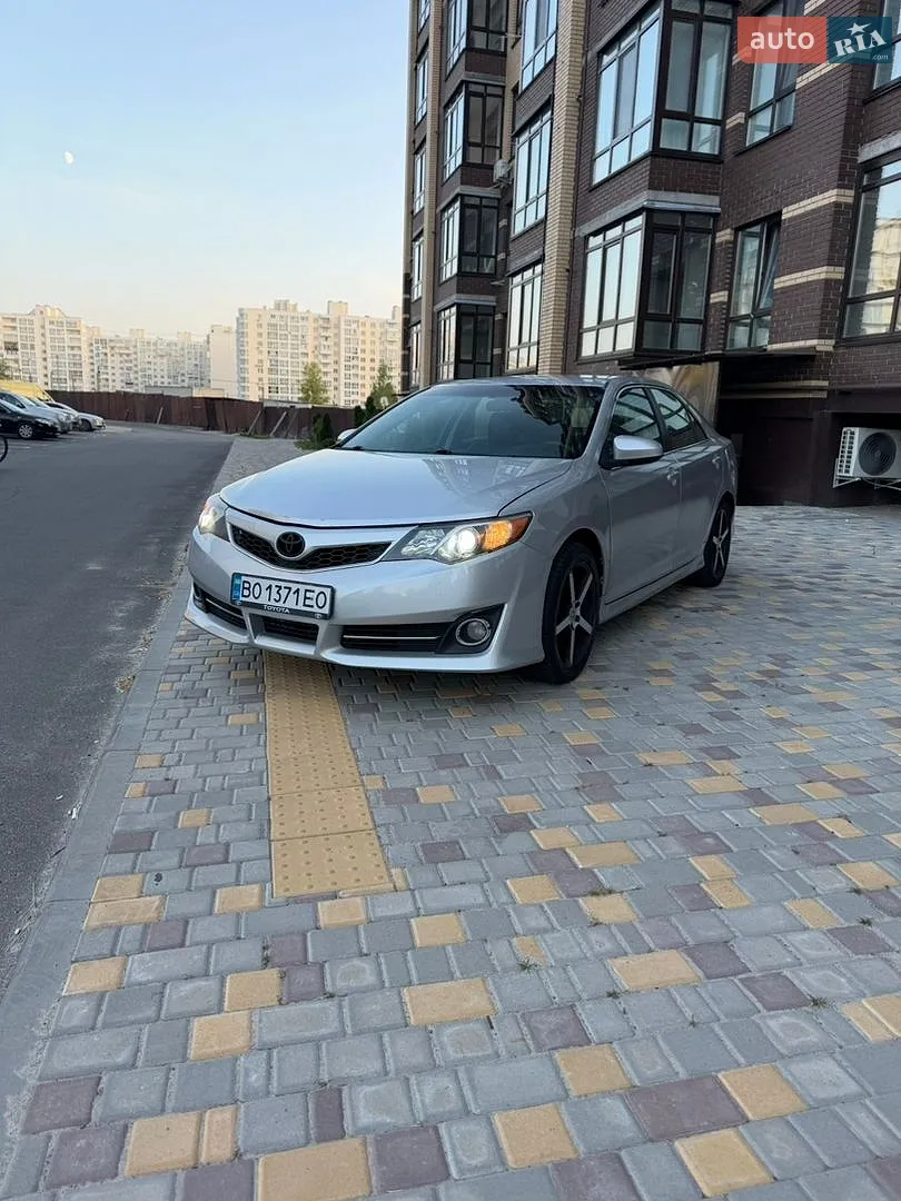 2014 Toyota Camry - мініатюра 2