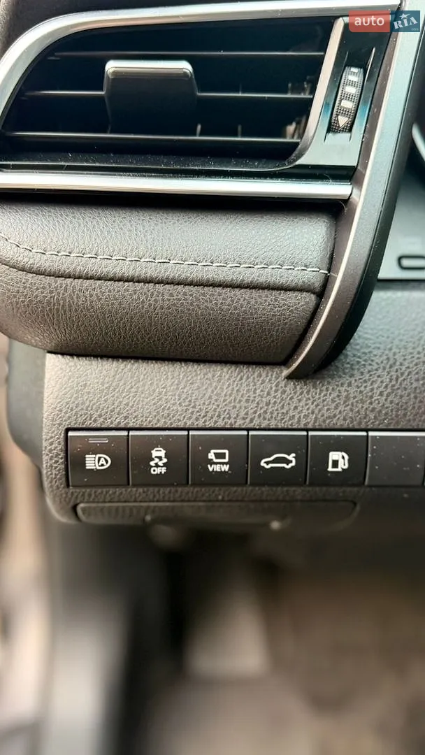 2018 Toyota Camry - мініатюра 18