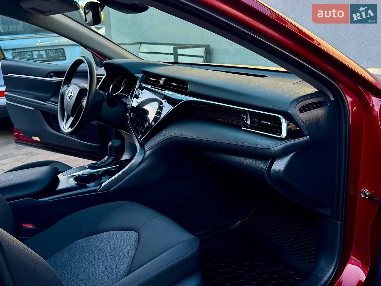 2018 Toyota Camry - мініатюра 16