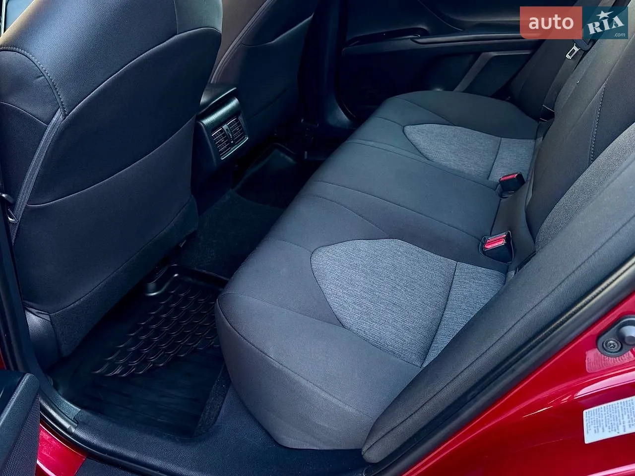 2018 Toyota Camry - мініатюра 32
