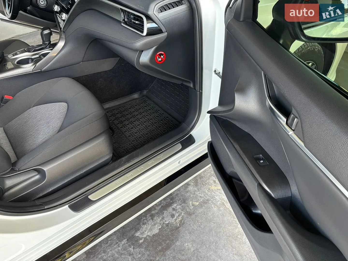 2018 Toyota Camry - мініатюра 10