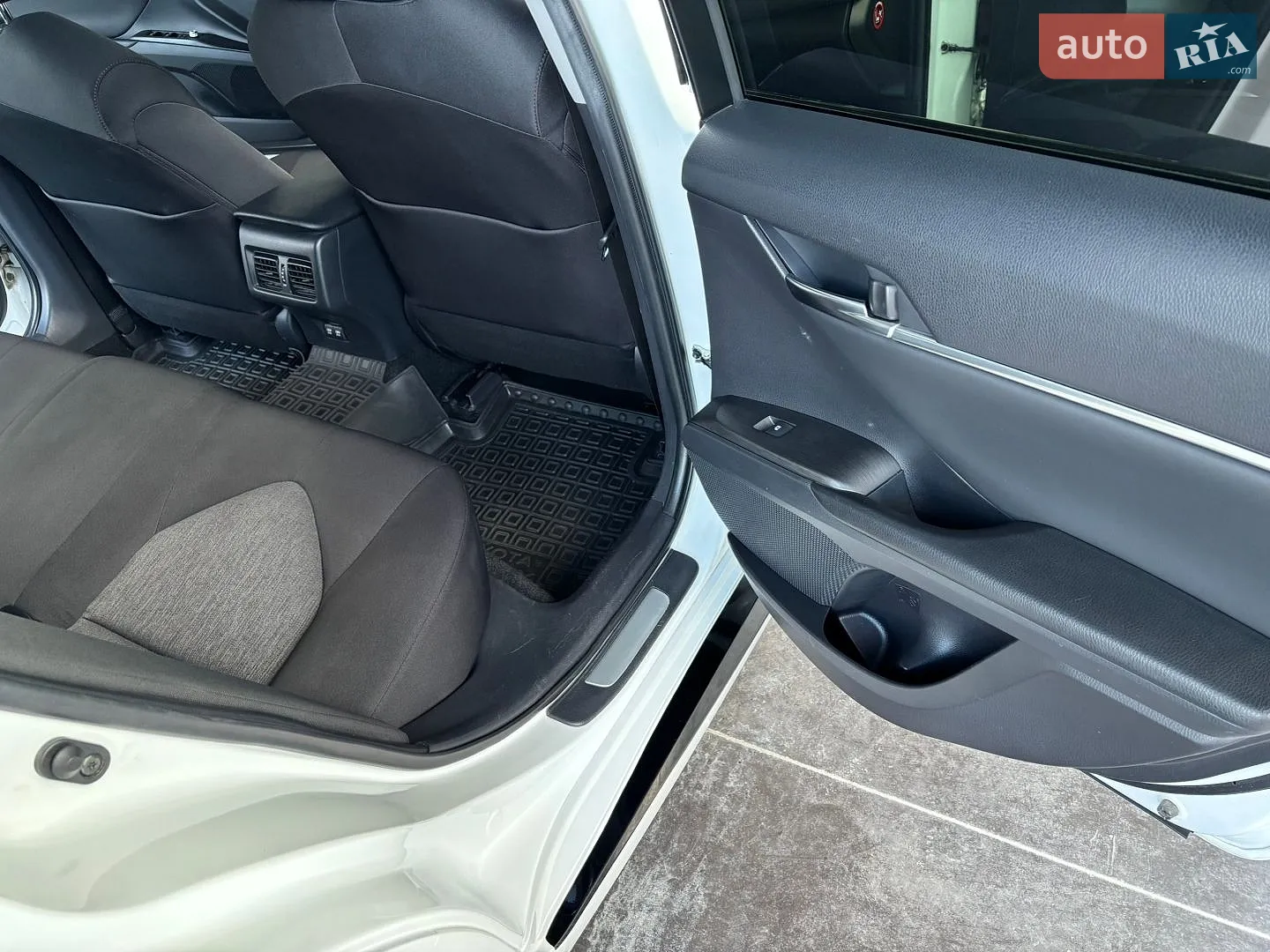 2018 Toyota Camry - мініатюра 13