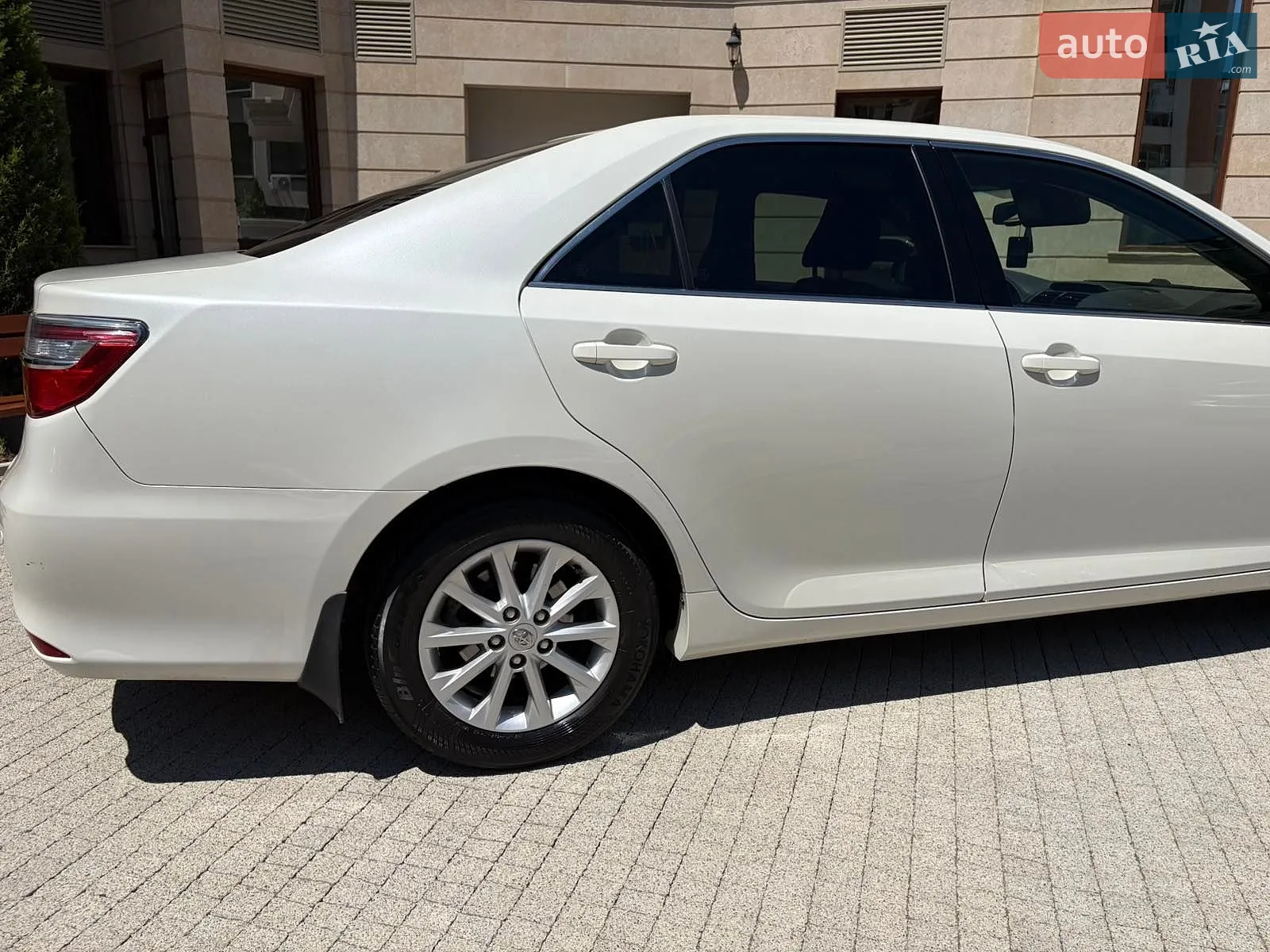 2017 Toyota Camry - мініатюра 2