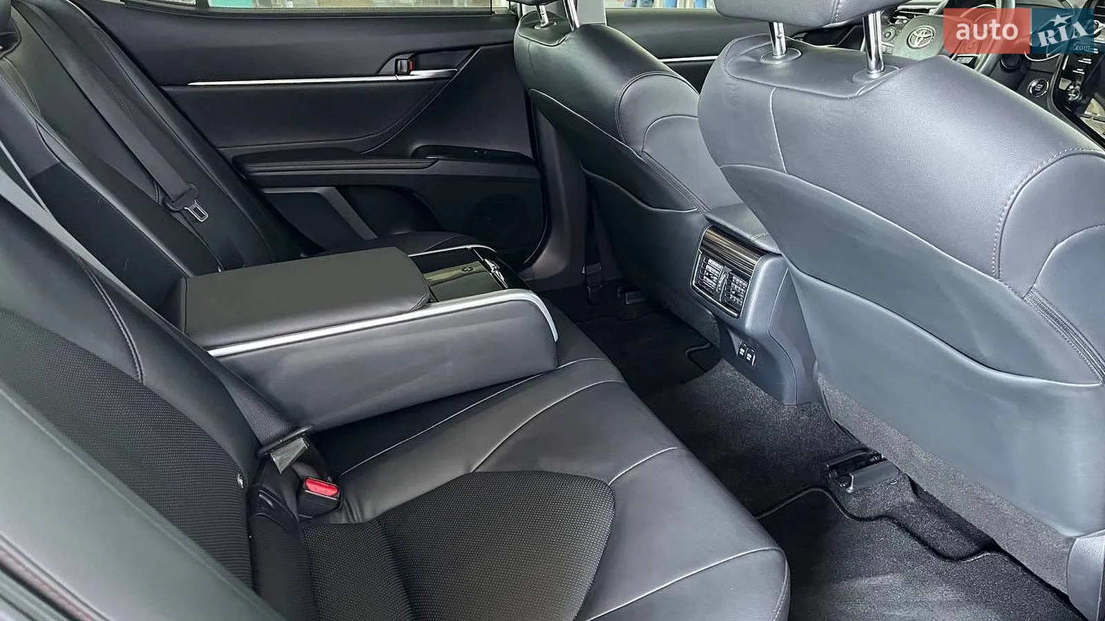 2018 Toyota Camry - мініатюра 7