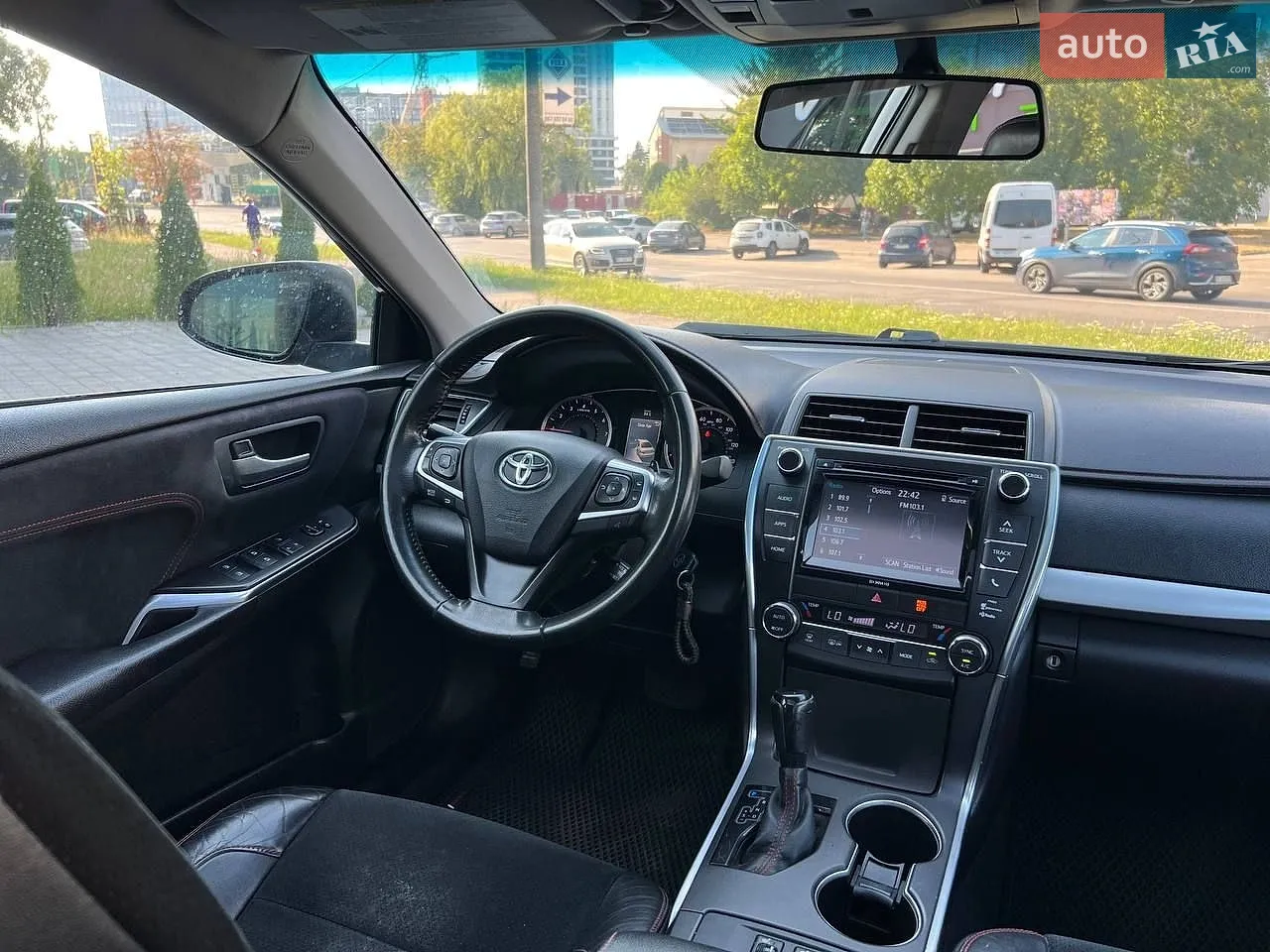 2016 Toyota Camry - мініатюра 21