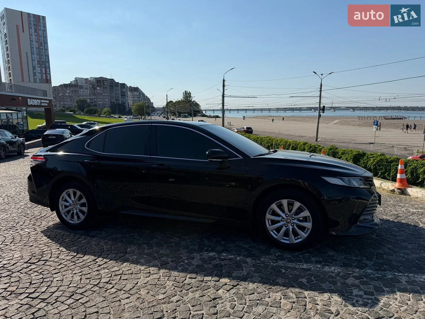 2020 Toyota Camry - мініатюра 2