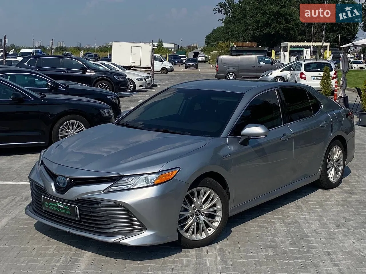 2020 Toyota Camry - мініатюра 2