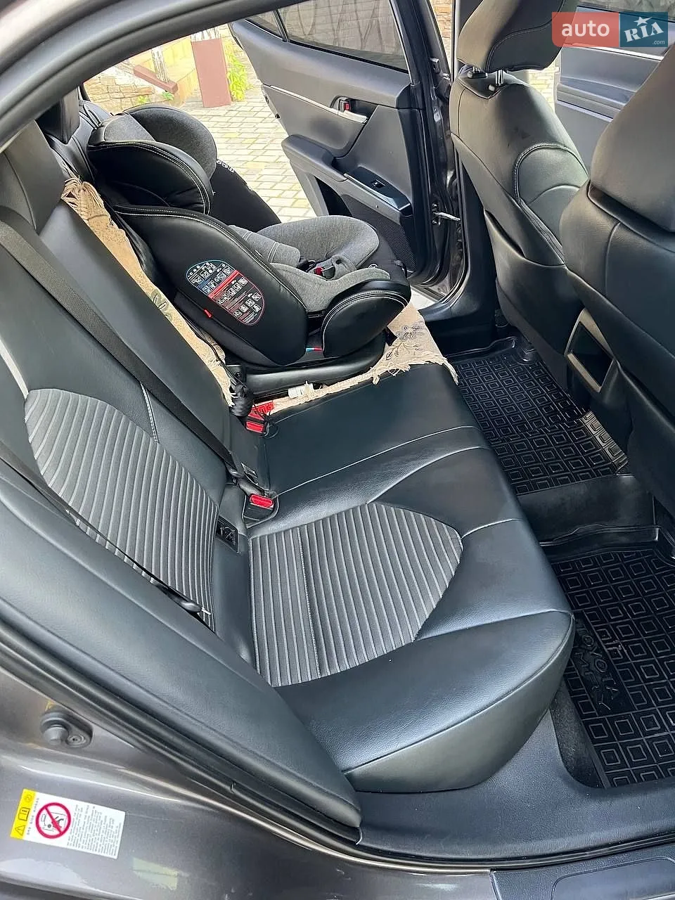 2018 Toyota Camry - мініатюра 17