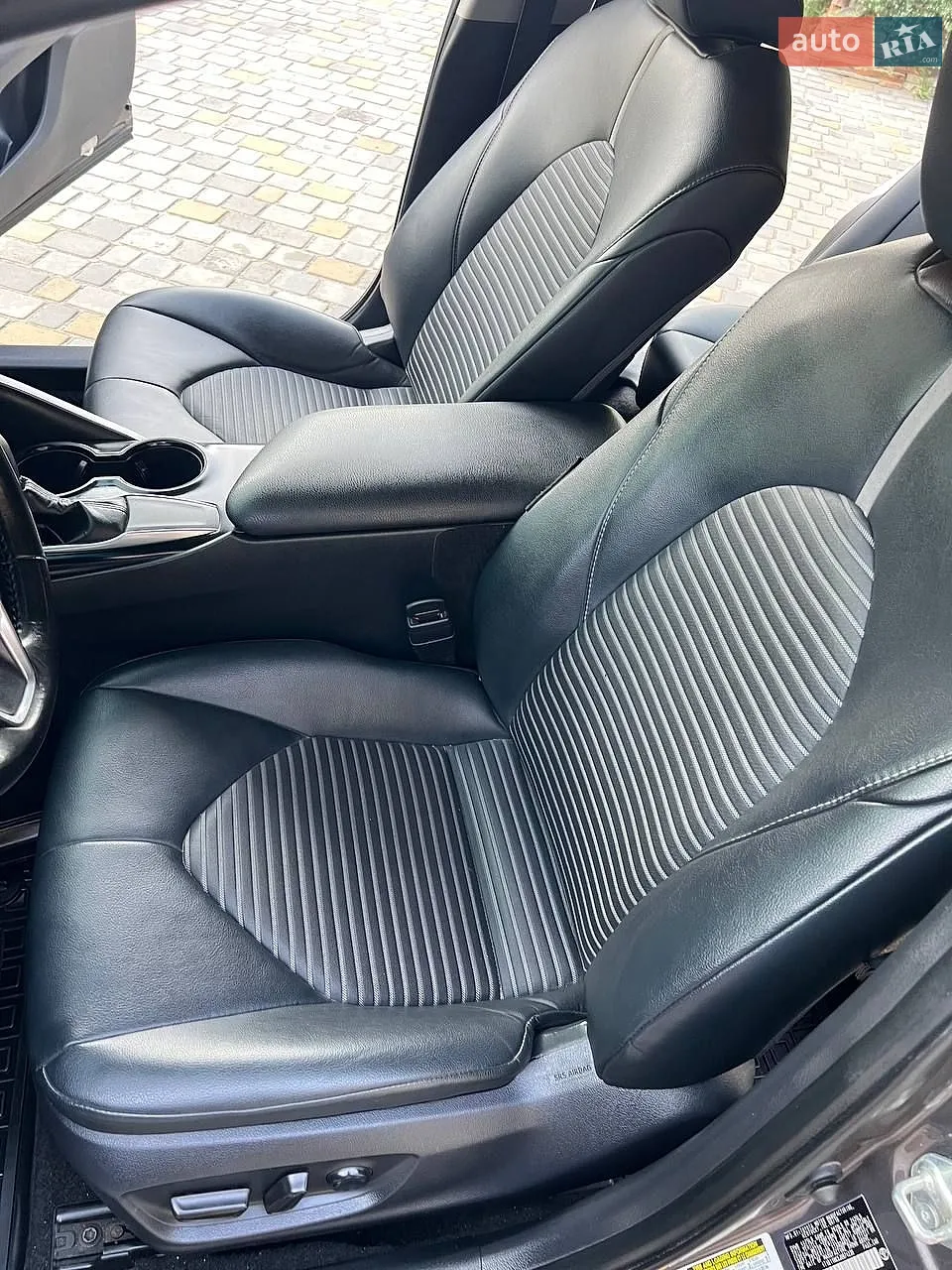 2018 Toyota Camry - мініатюра 18