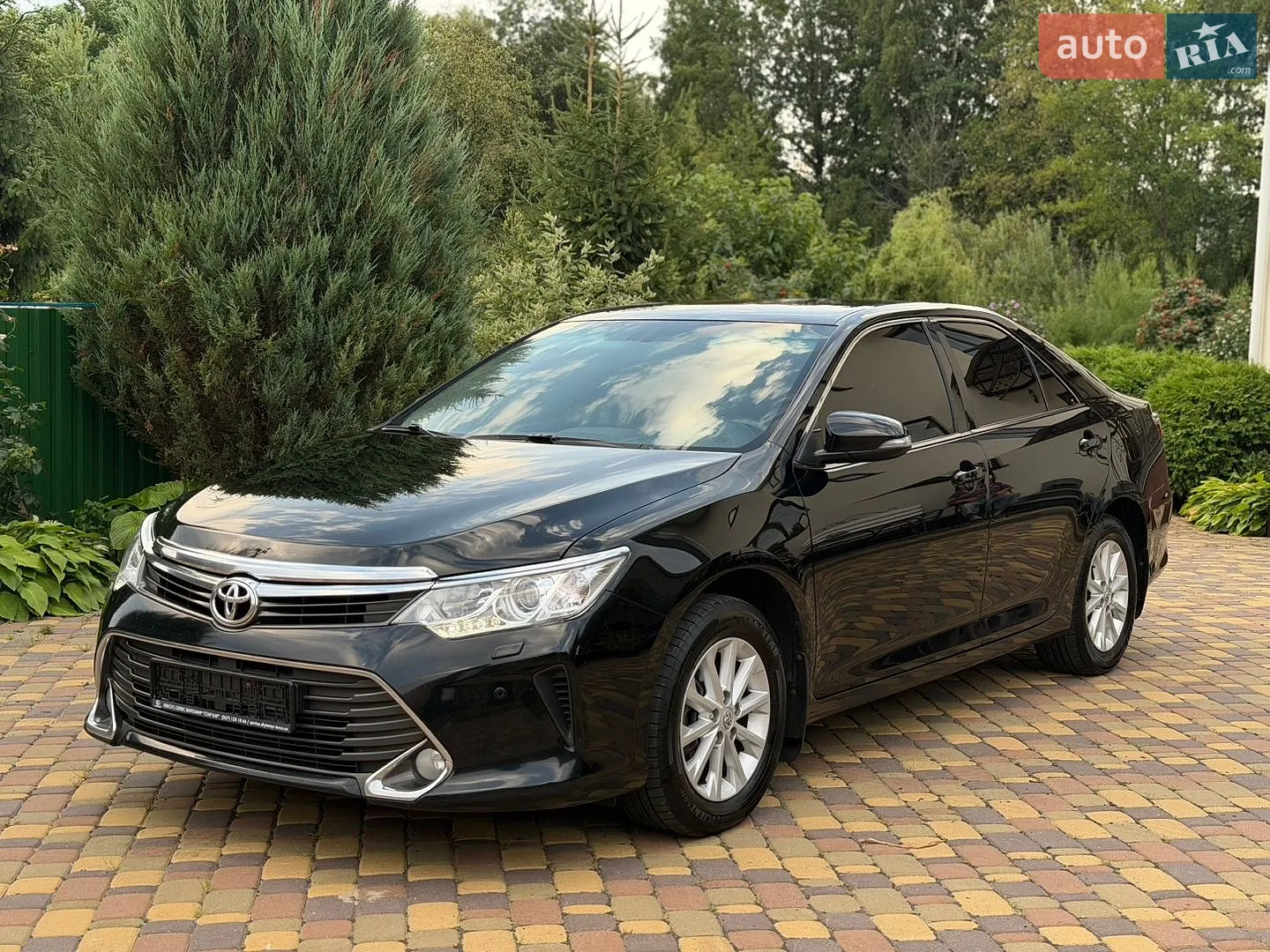 2015 Toyota Camry - фото 1