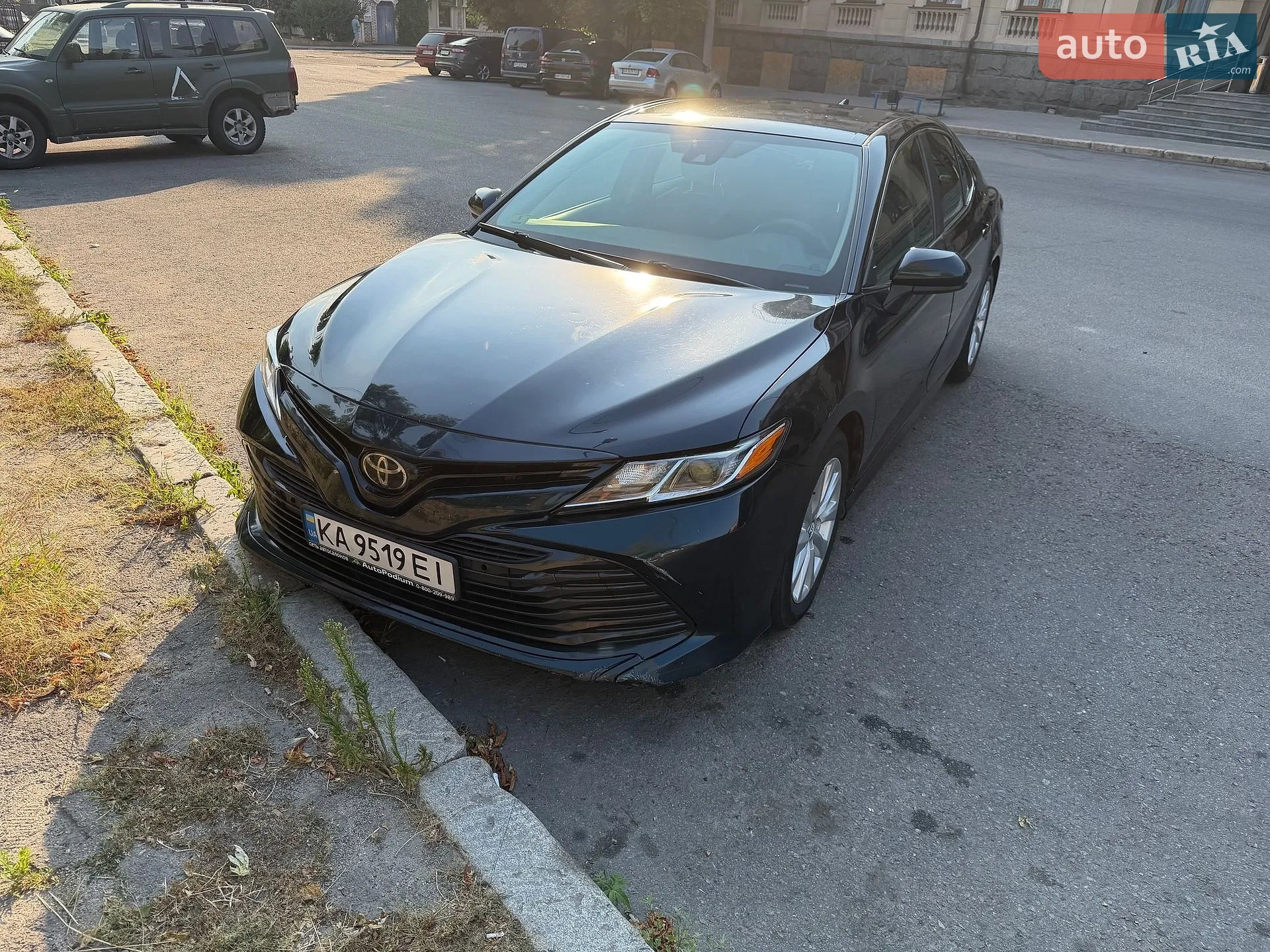 2019 Toyota Camry - фото 1