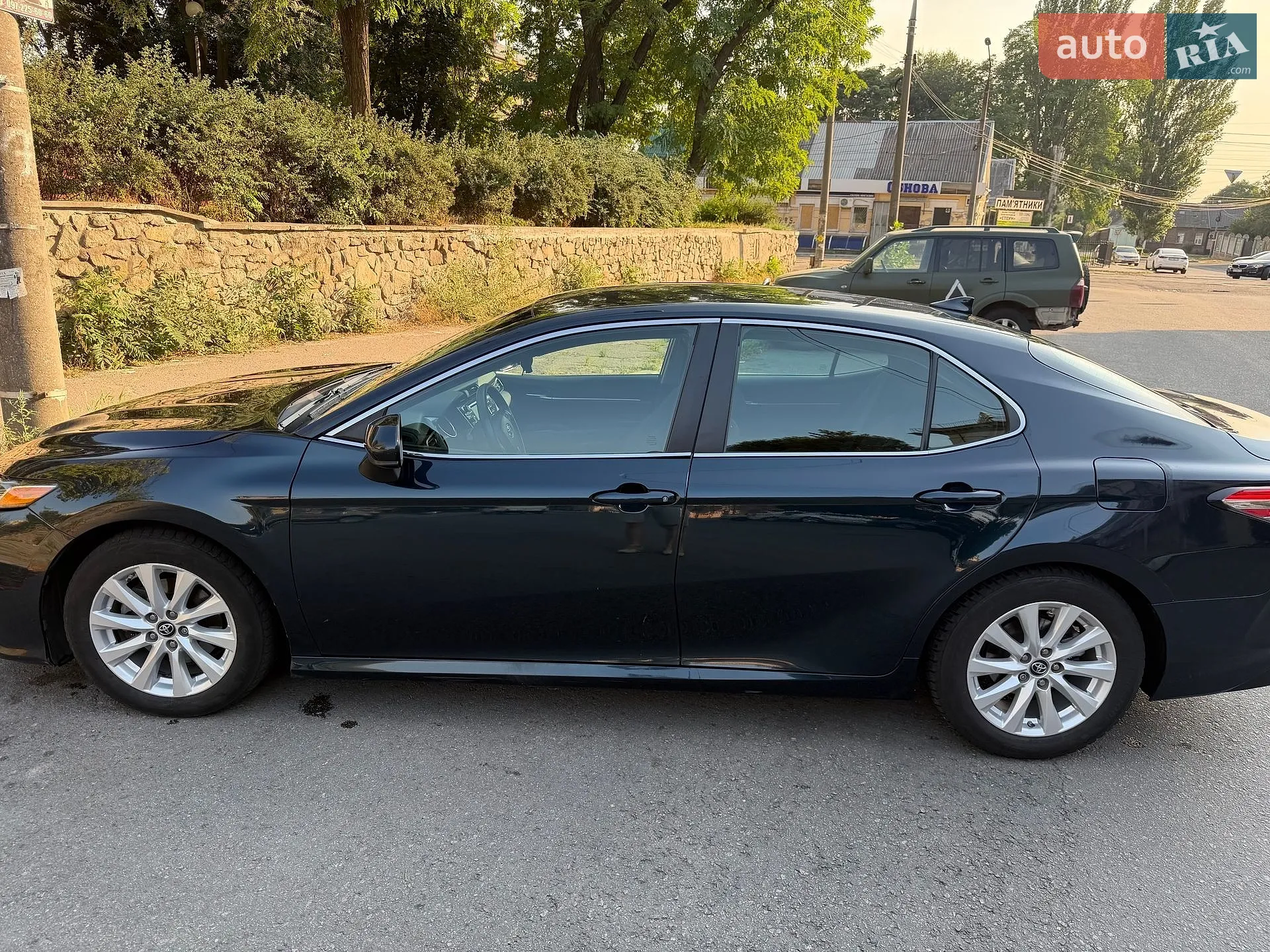 2019 Toyota Camry - мініатюра 2
