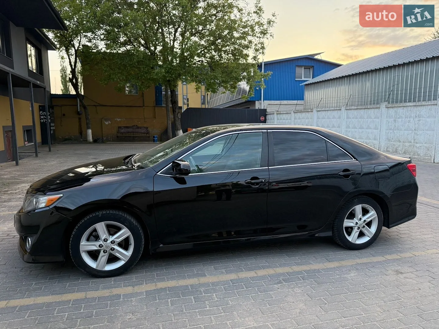 2014 Toyota Camry - фото 1