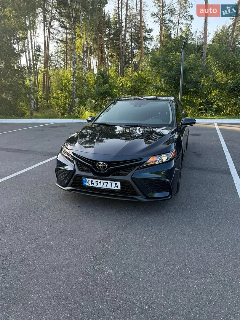 2020 Toyota Camry - мініатюра 2